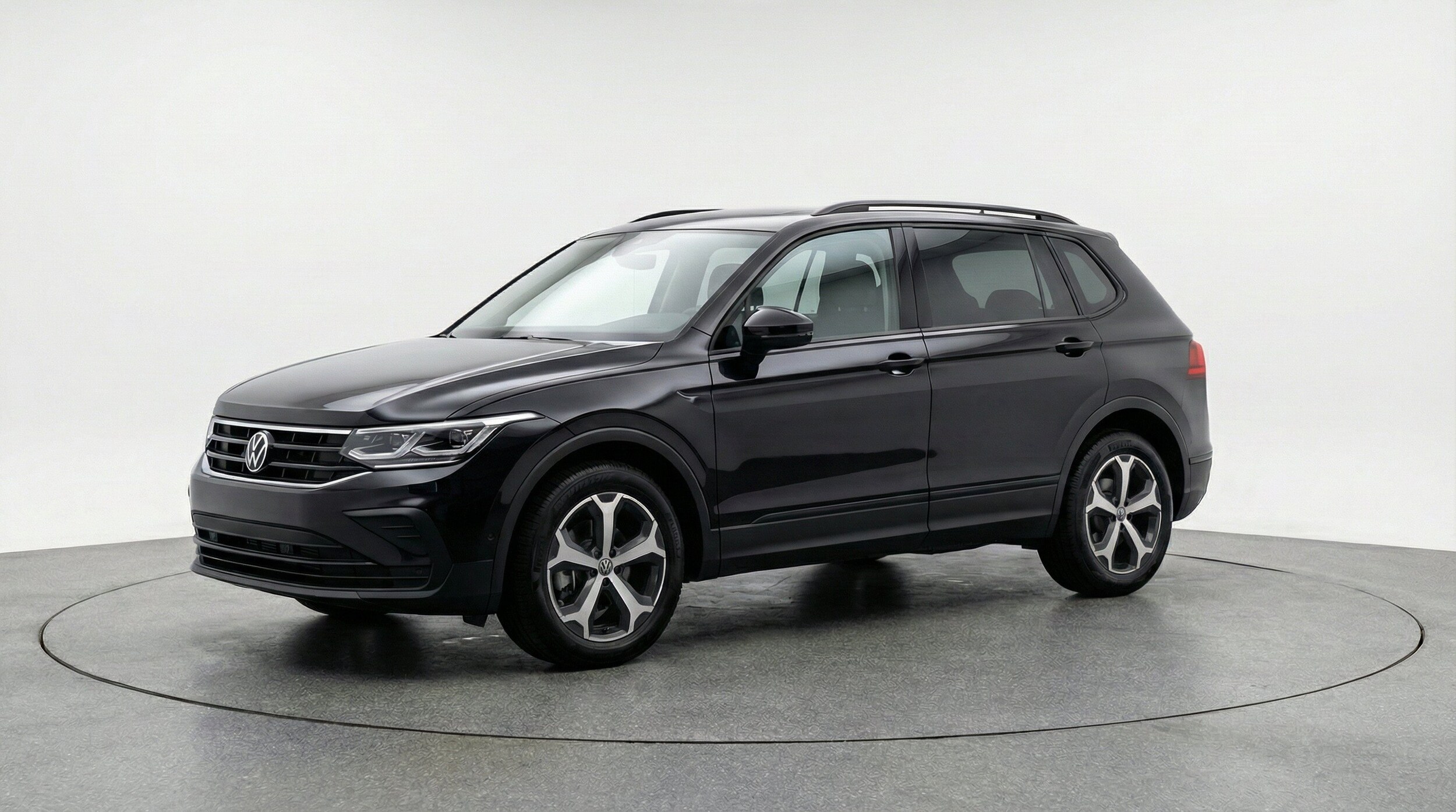 Thumbnail: 2026 Volkswagen Tiguan - 3