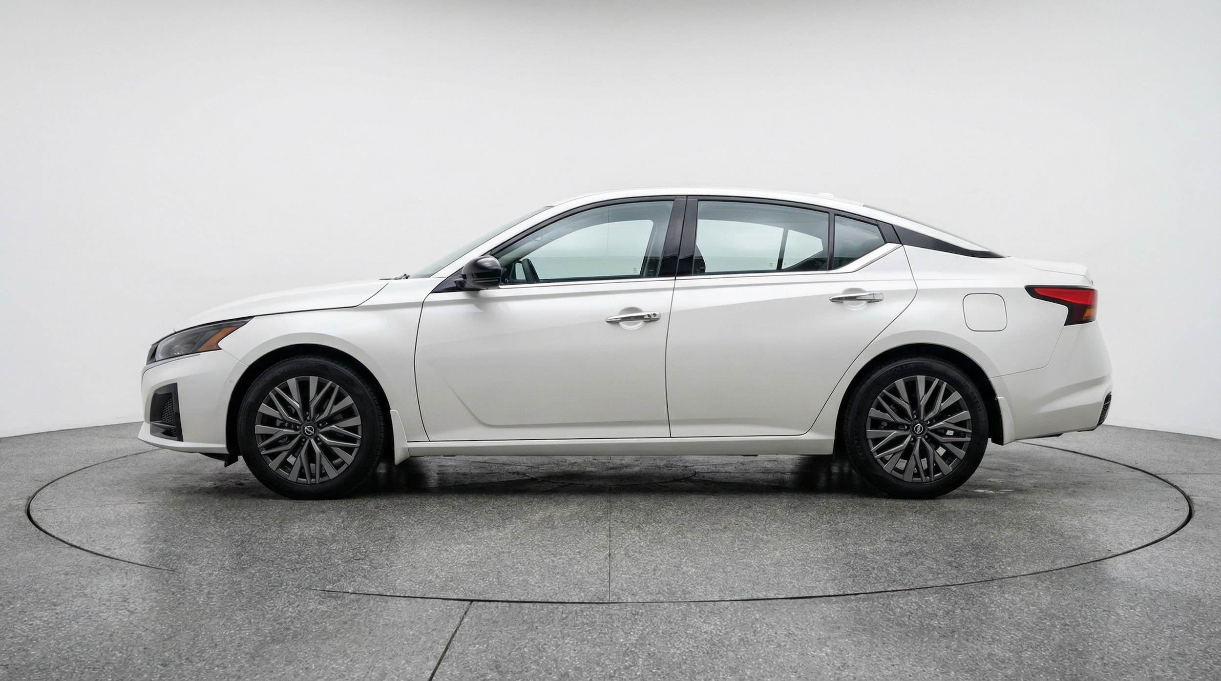 Thumbnail: 2025 Nissan Altima - 4