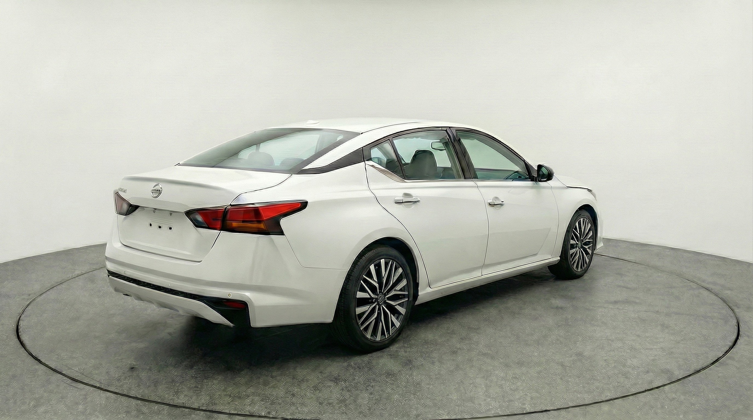 Thumbnail: 2025 Nissan Altima - 9