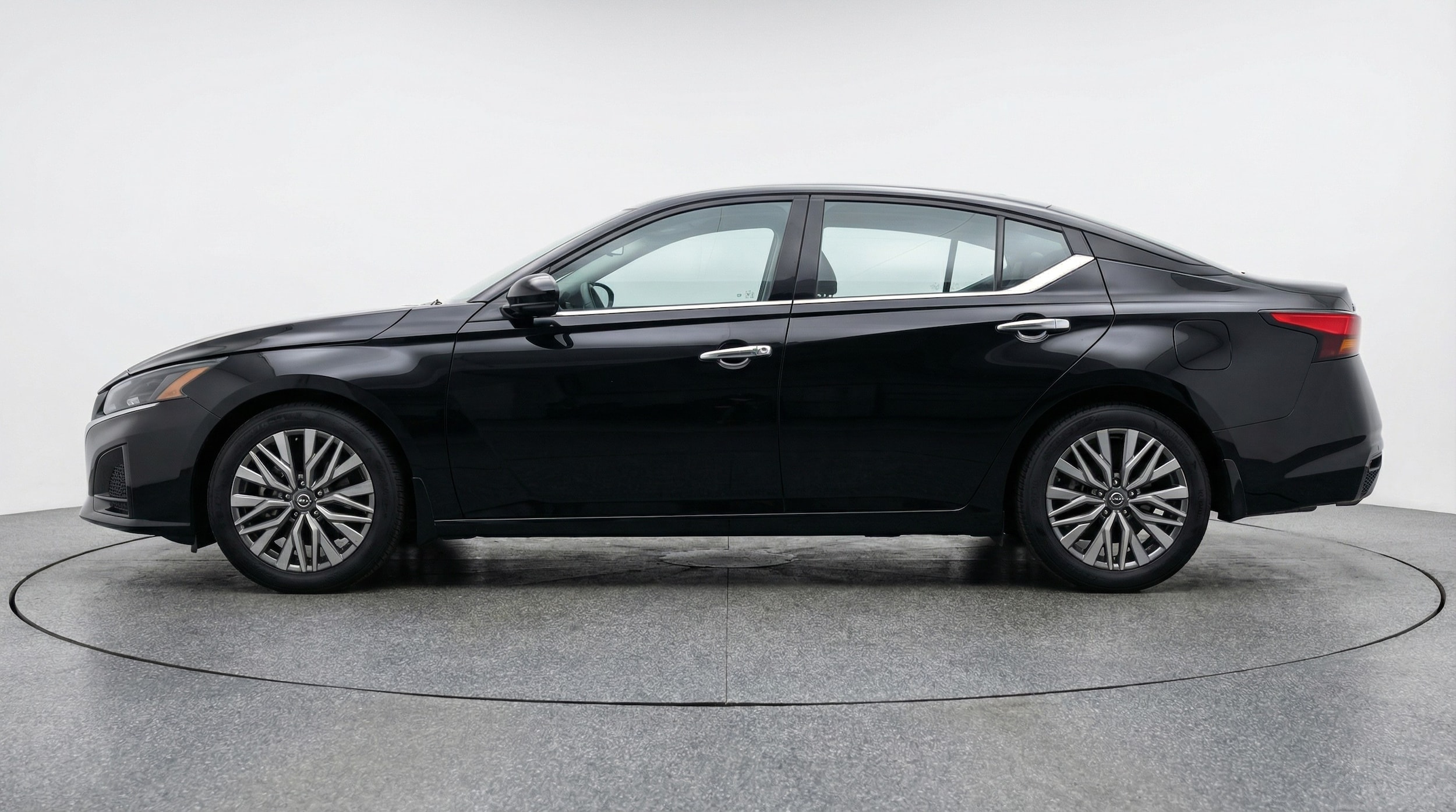 Thumbnail: 2025 Nissan Altima - 4