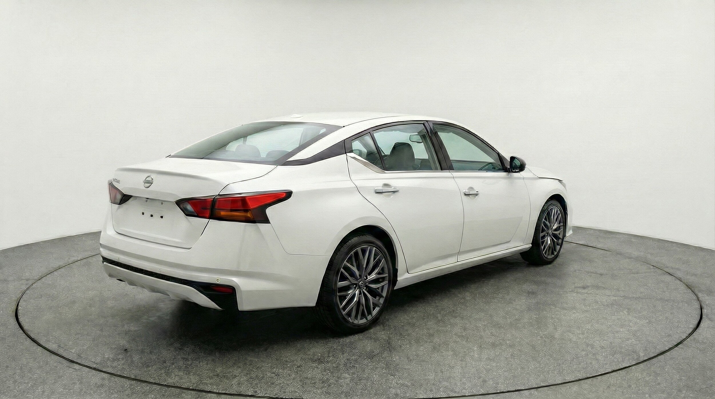 Thumbnail: 2025 Nissan Altima - 9