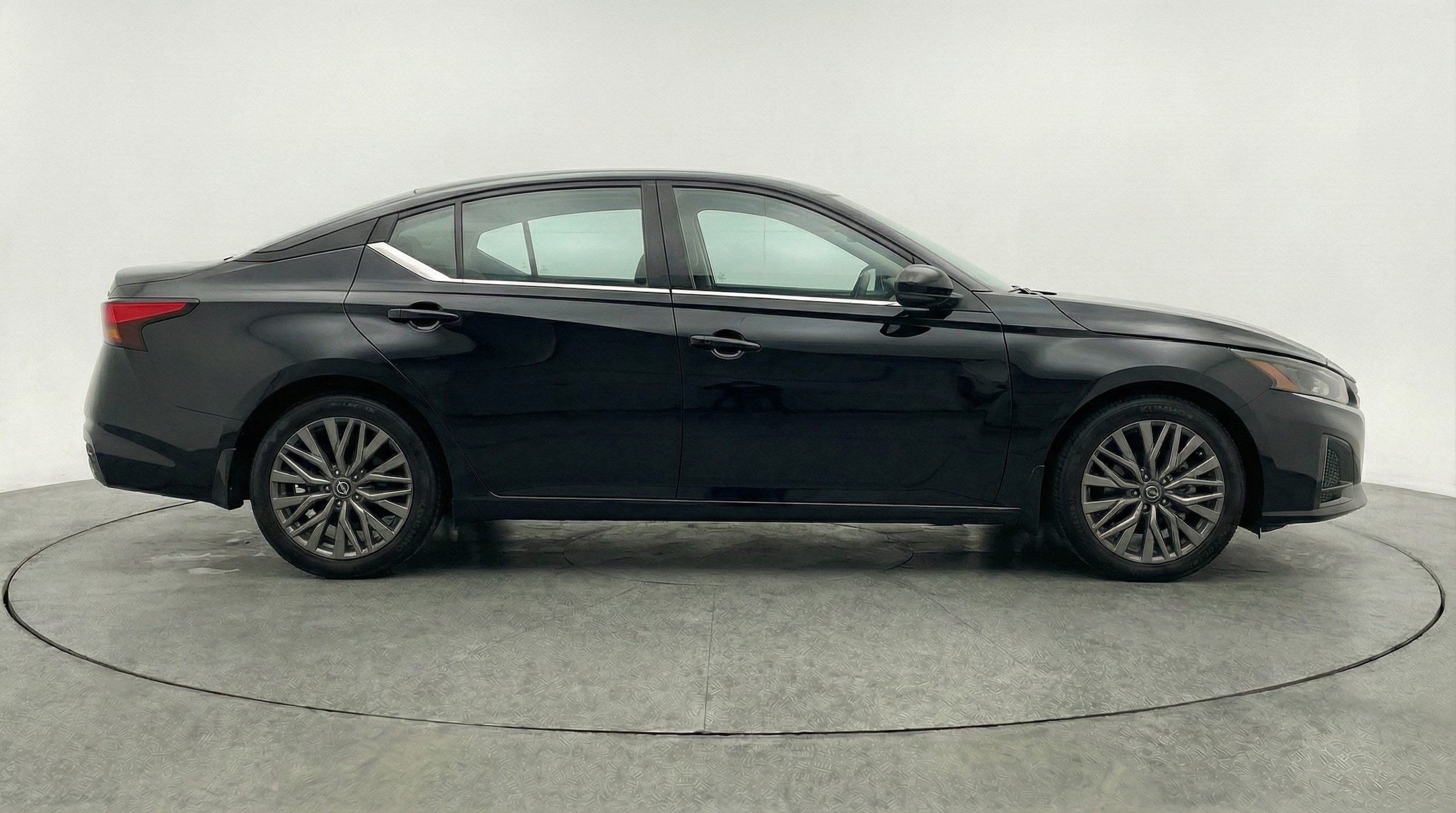 Thumbnail: 2025 Nissan Altima - 8