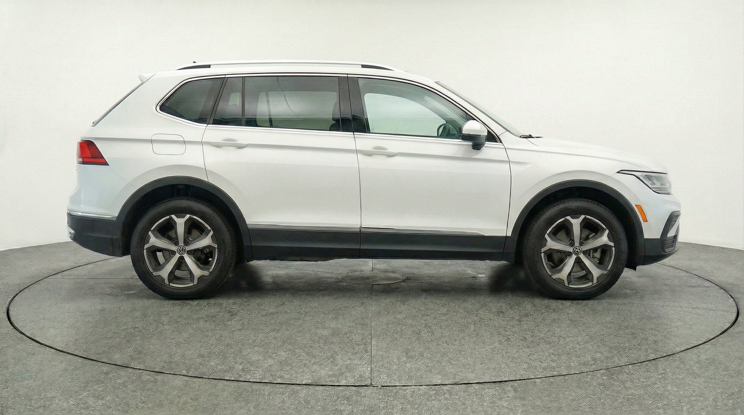 Thumbnail: 2026 Volkswagen Tiguan - 11