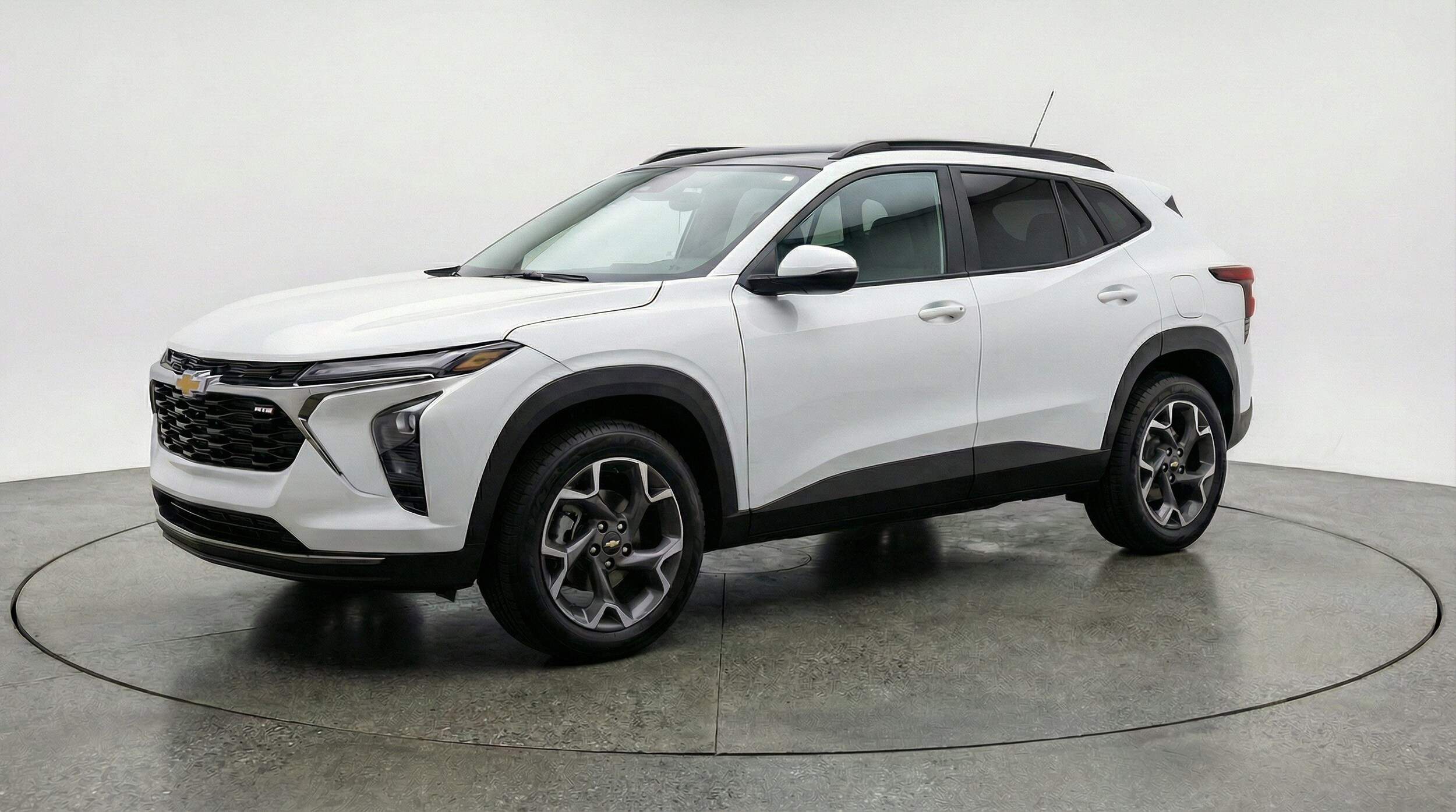 Thumbnail: 2025 Chevrolet Trax - 3