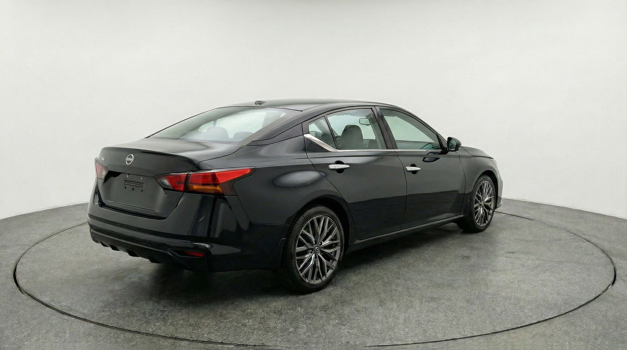 Thumbnail: 2025 Nissan Altima - 9