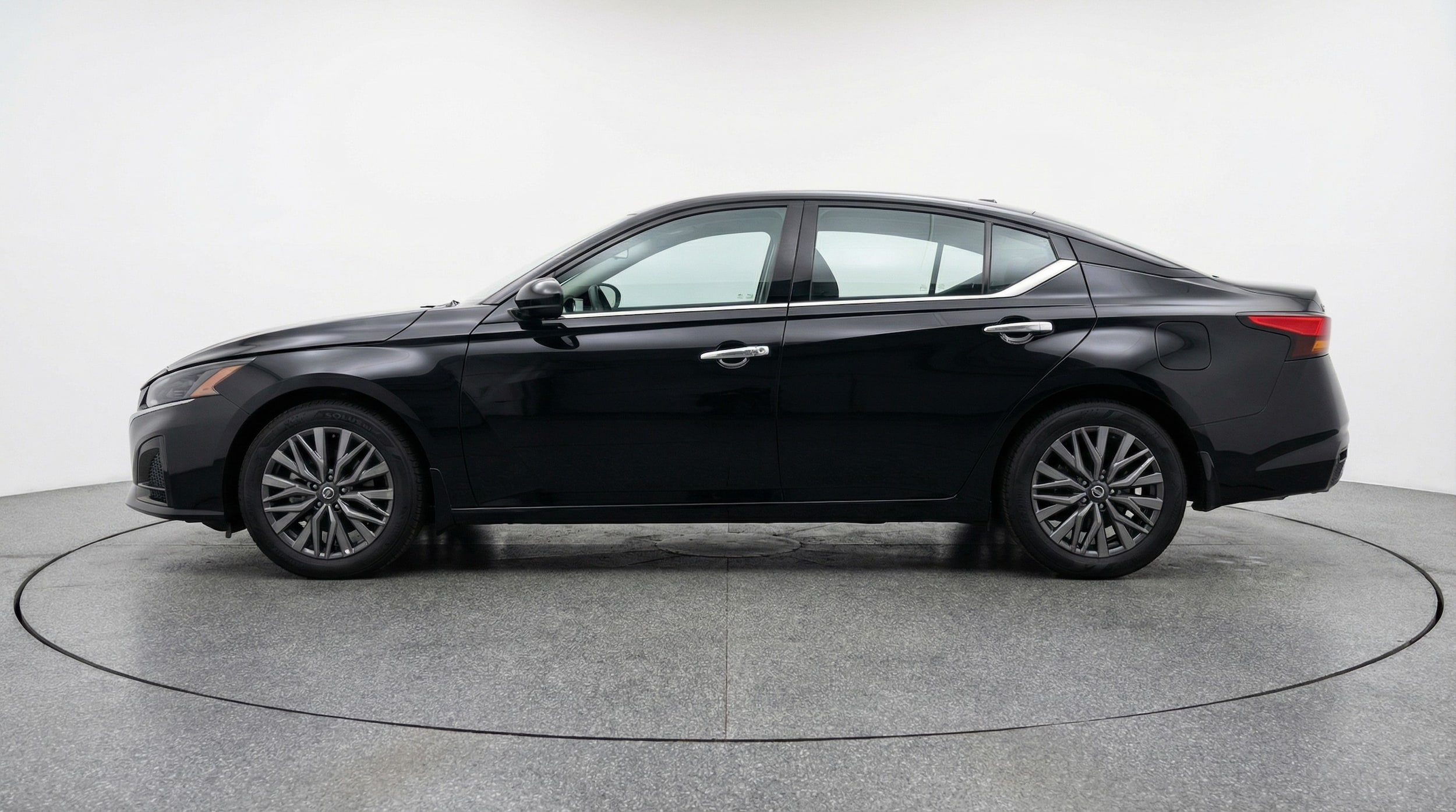 Thumbnail: 2025 Nissan Altima - 4