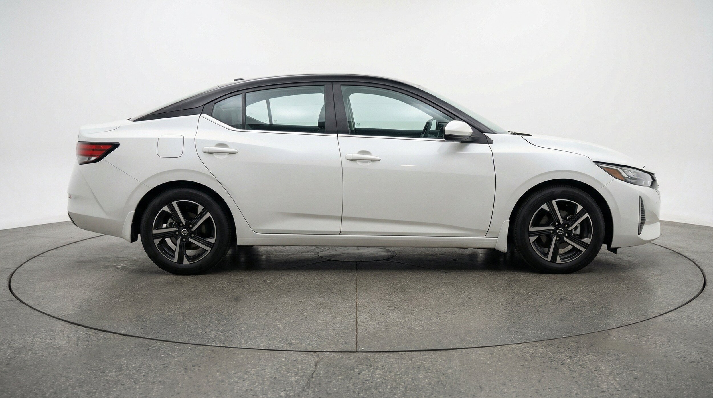 Thumbnail: 2025 Nissan Sentra - 11