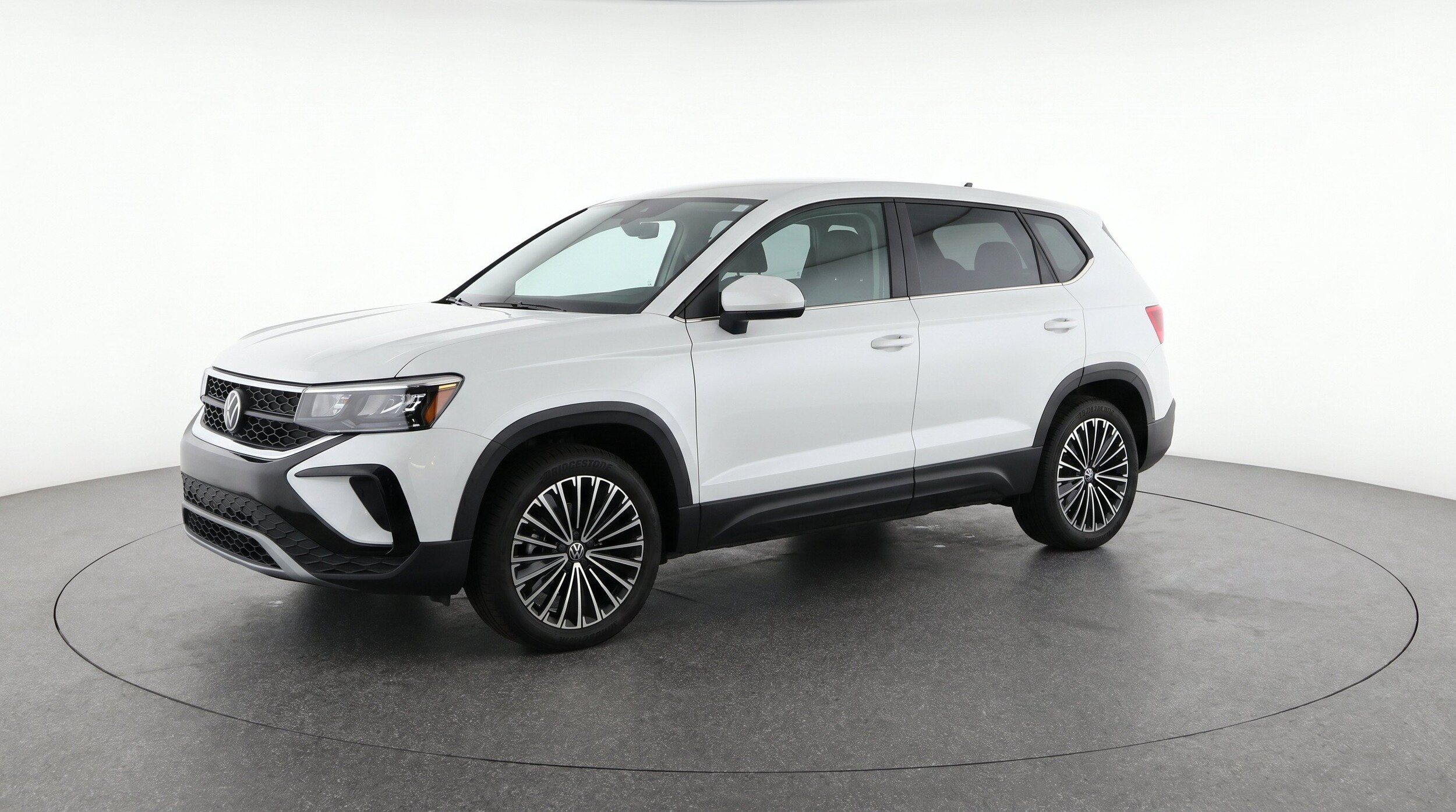 Thumbnail: 2026 Volkswagen Taos - 3