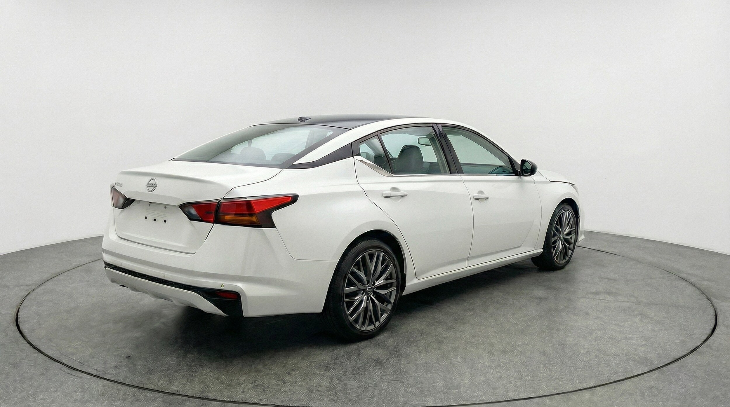 Thumbnail: 2025 Nissan Altima - 9