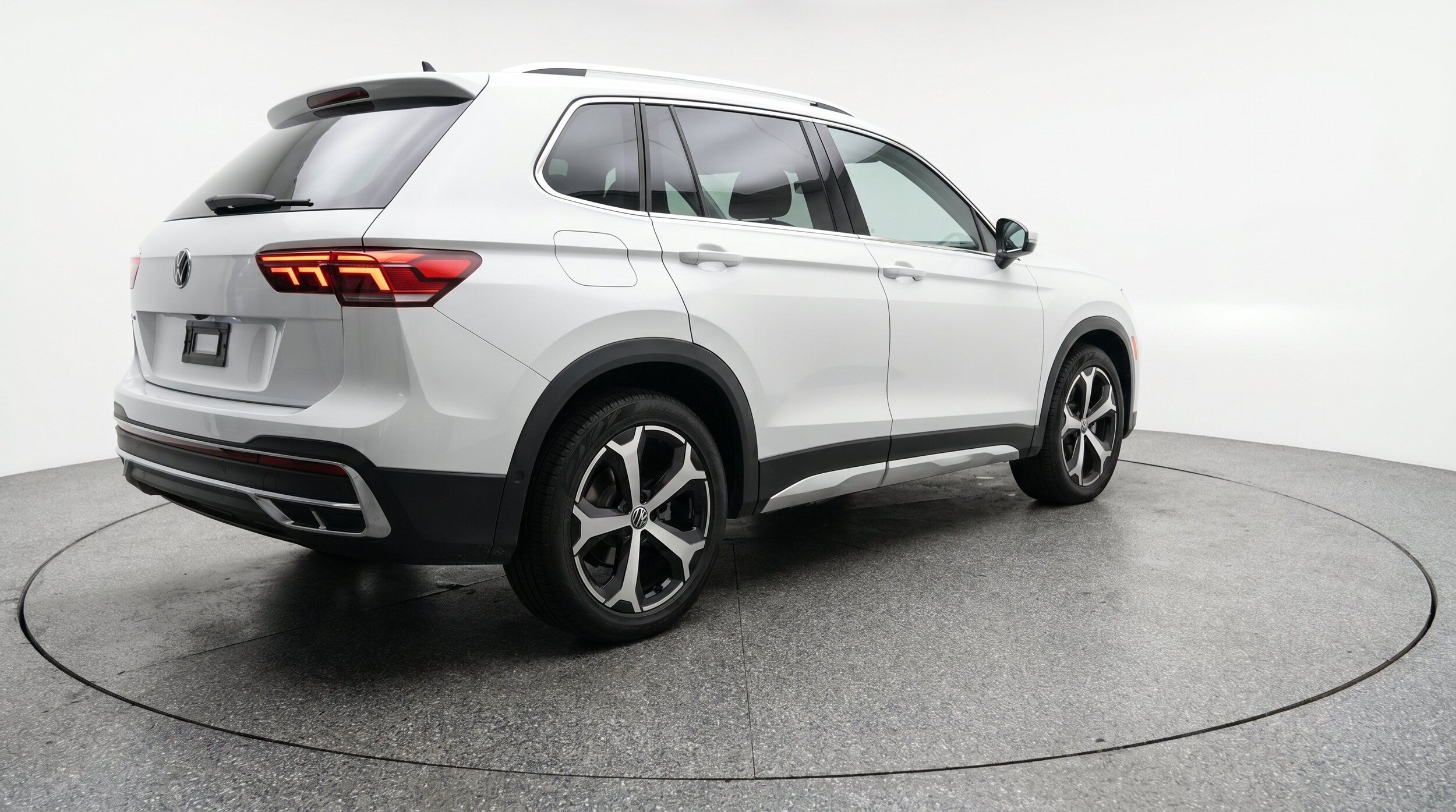 Thumbnail: 2026 Volkswagen Tiguan - 9
