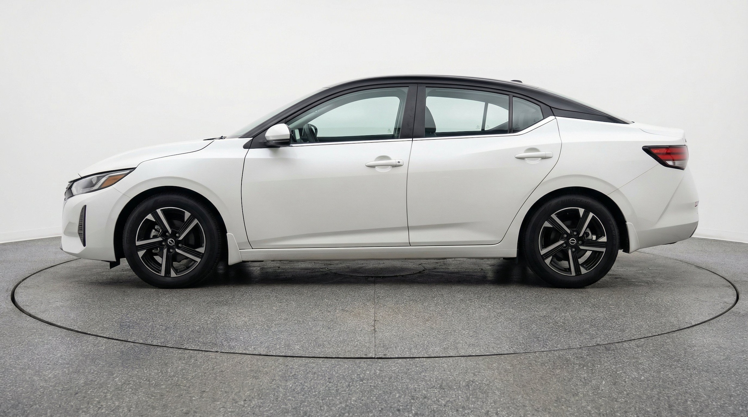 Thumbnail: 2025 Nissan Sentra - 5
