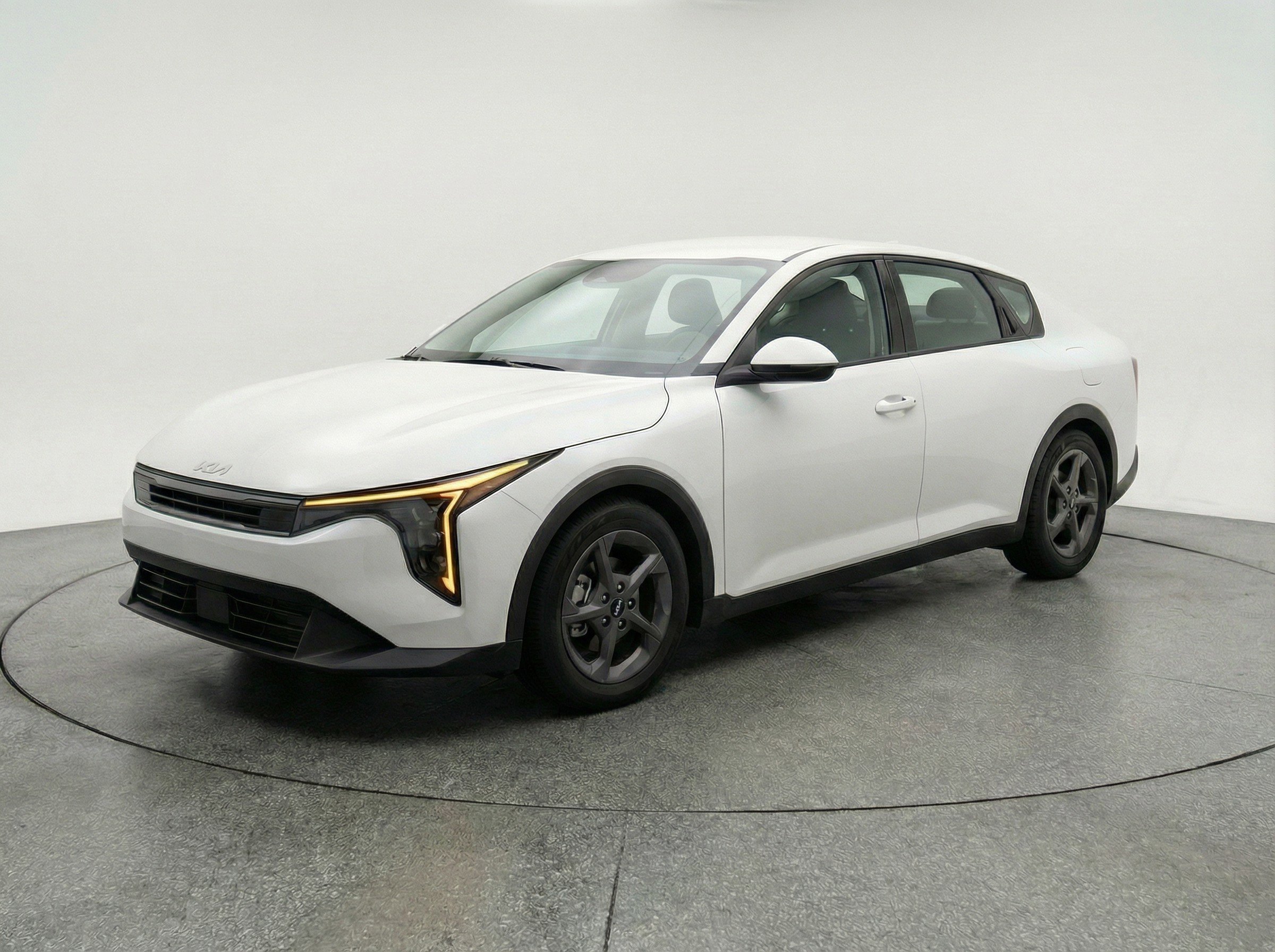 Thumbnail: 2025 Kia K4 - 3