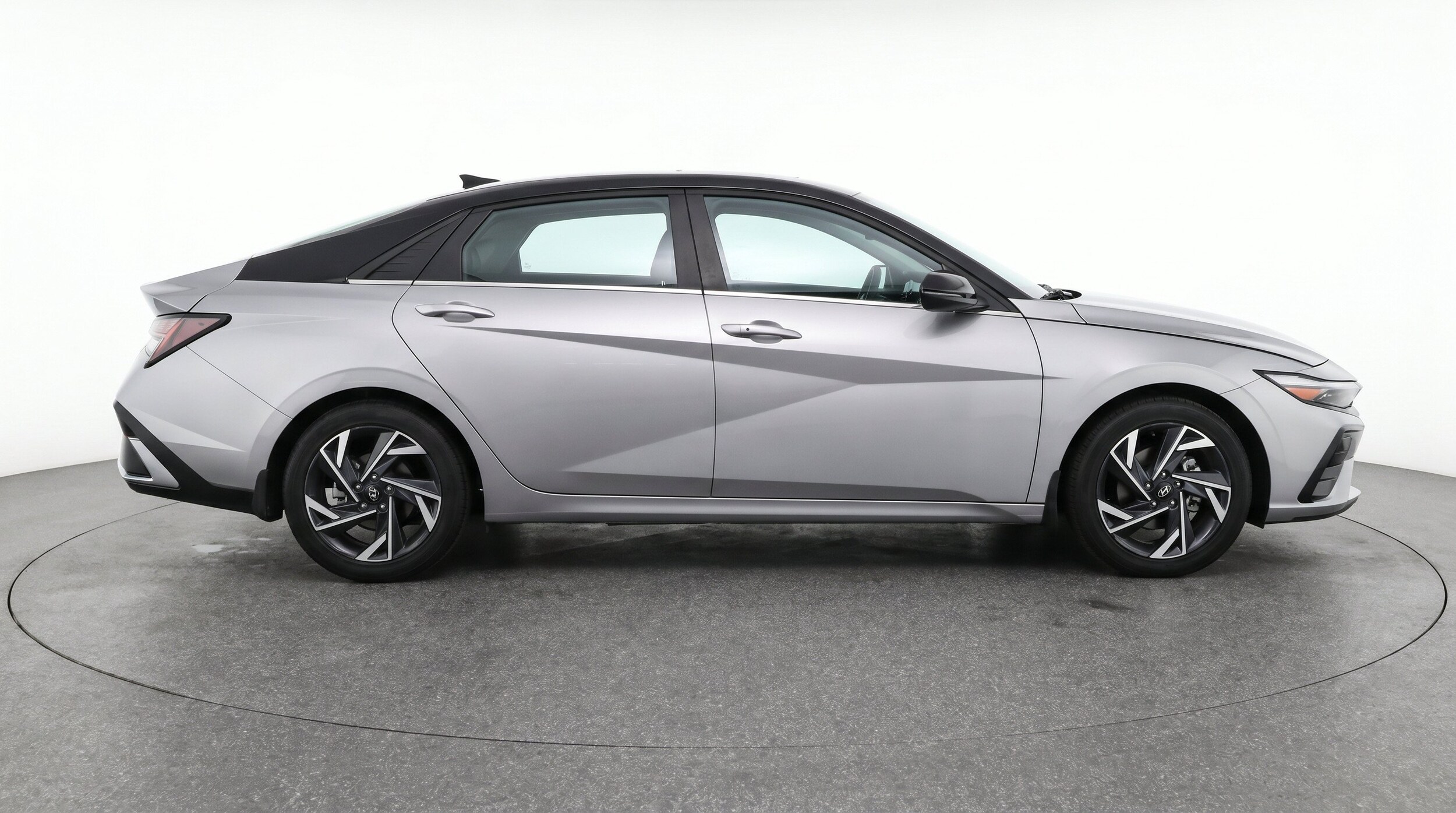 Thumbnail: 2025 Hyundai Elantra - 10