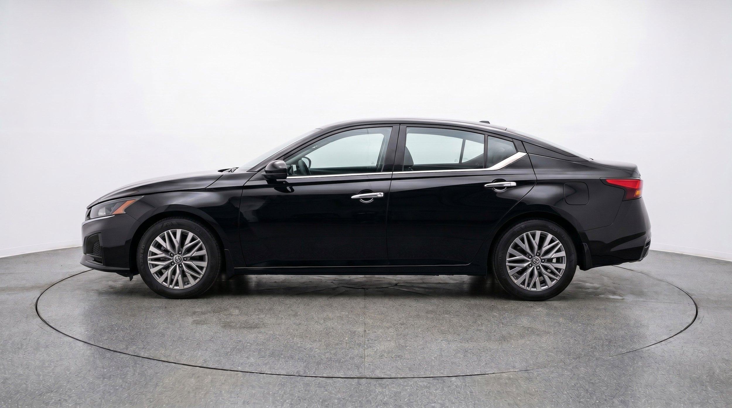 Thumbnail: 2025 Nissan Altima - 4