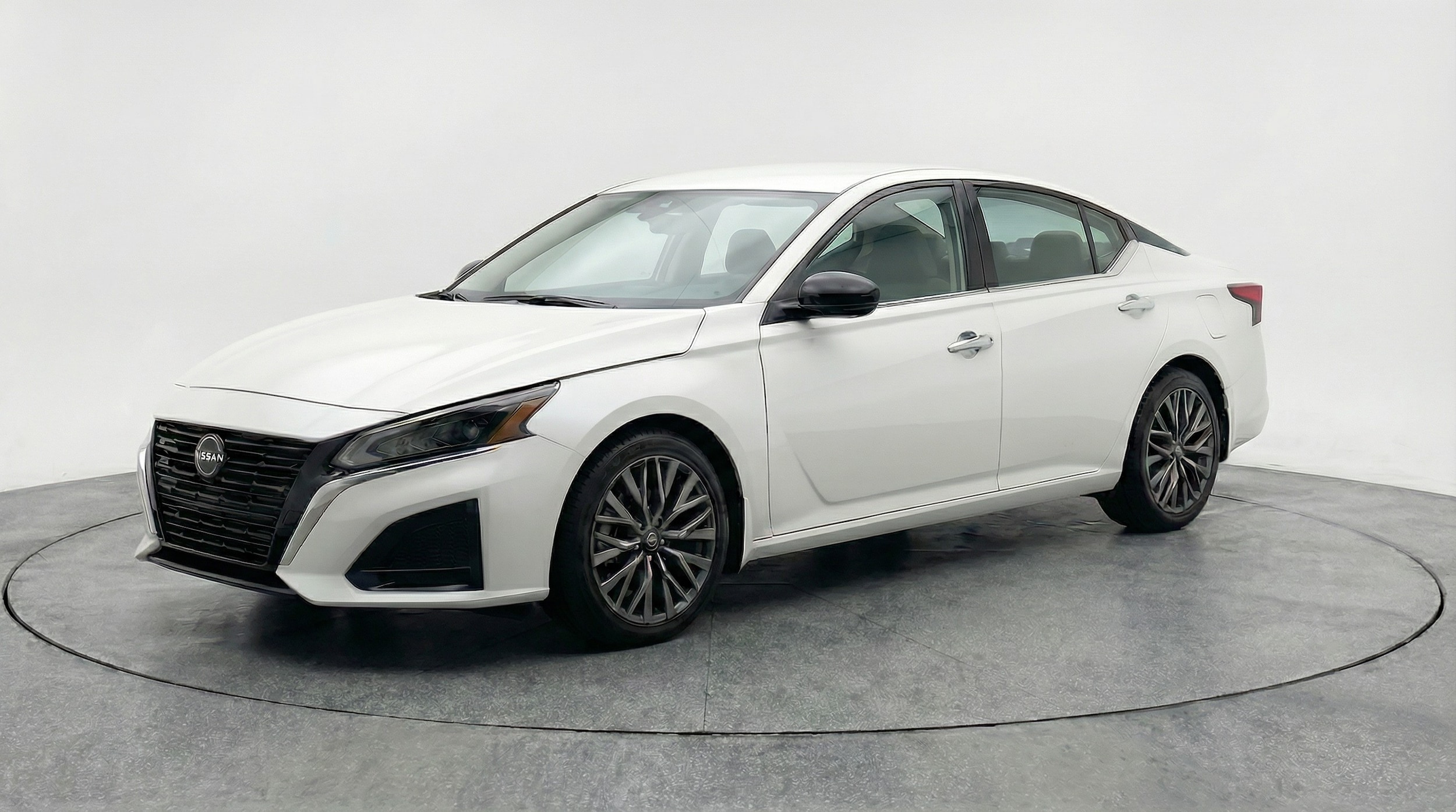 Thumbnail: 2025 Nissan Altima - 3