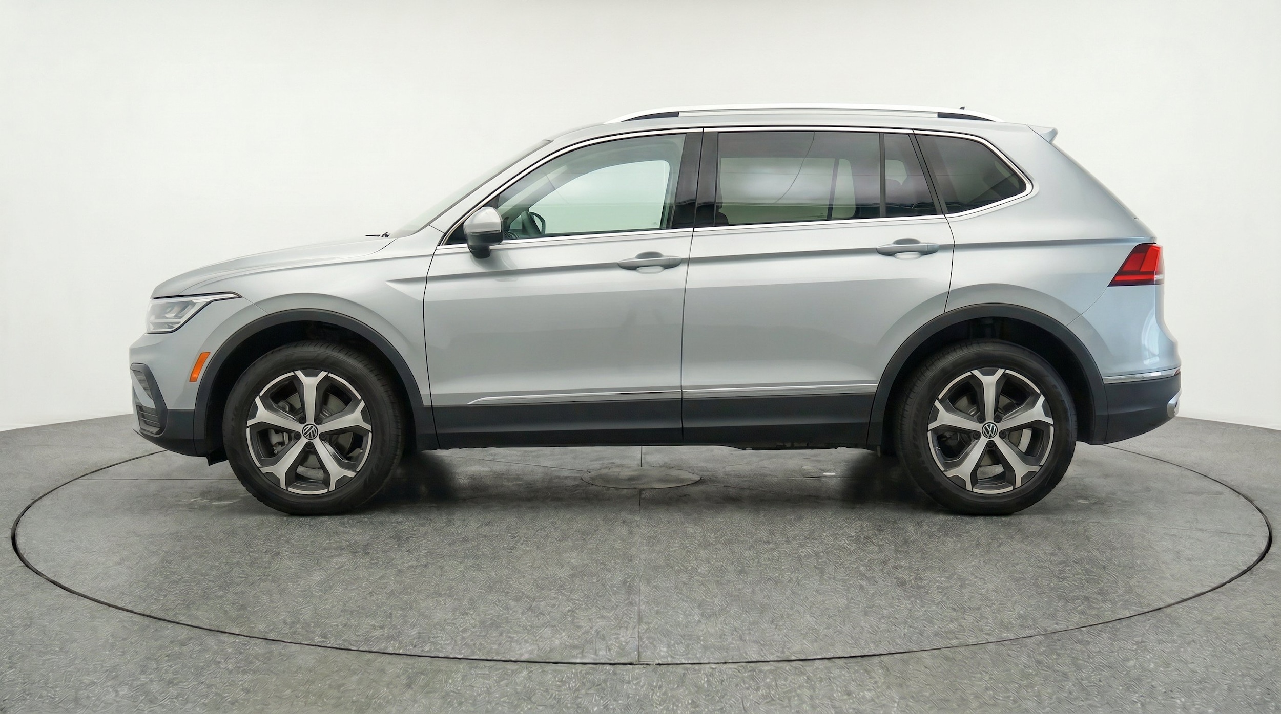 Thumbnail: 2026 Volkswagen Tiguan - 5