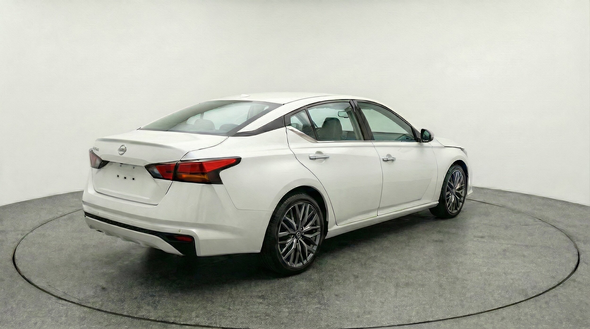 Thumbnail: 2025 Nissan Altima - 9