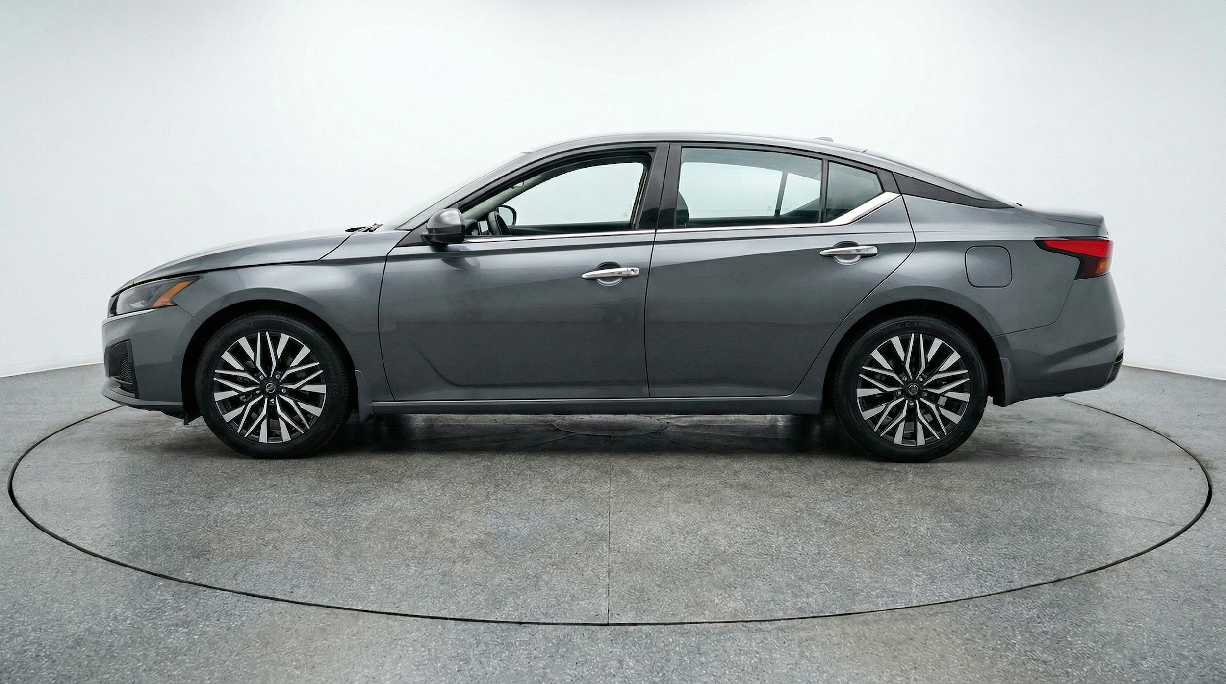 Thumbnail: 2025 Nissan Altima - 5
