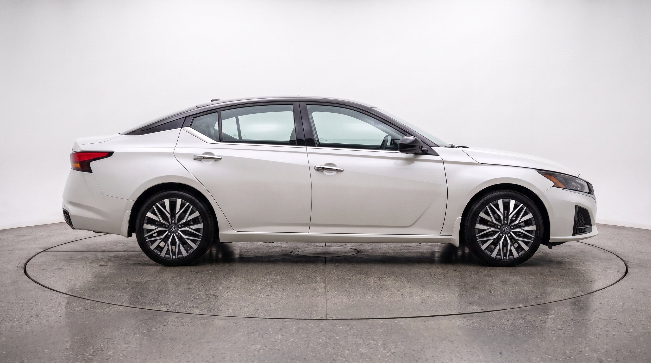 Thumbnail: 2025 Nissan Altima - 10