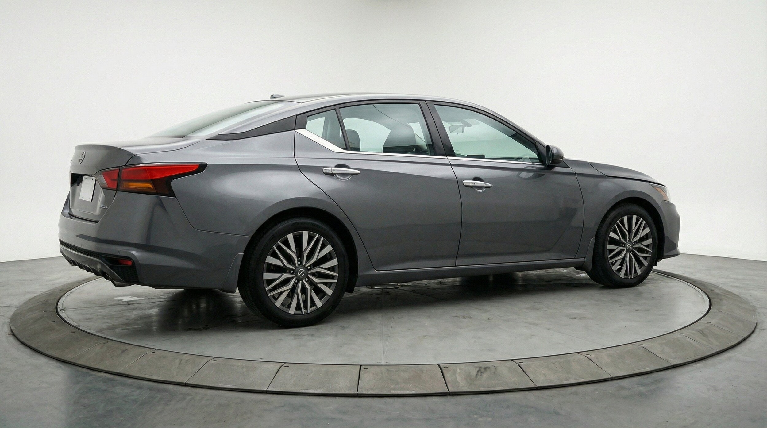 Thumbnail: 2025 Nissan Altima - 9