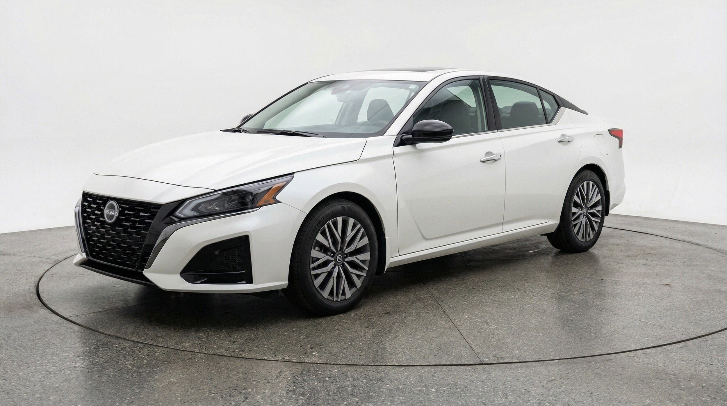 Thumbnail: 2025 Nissan Altima - 3