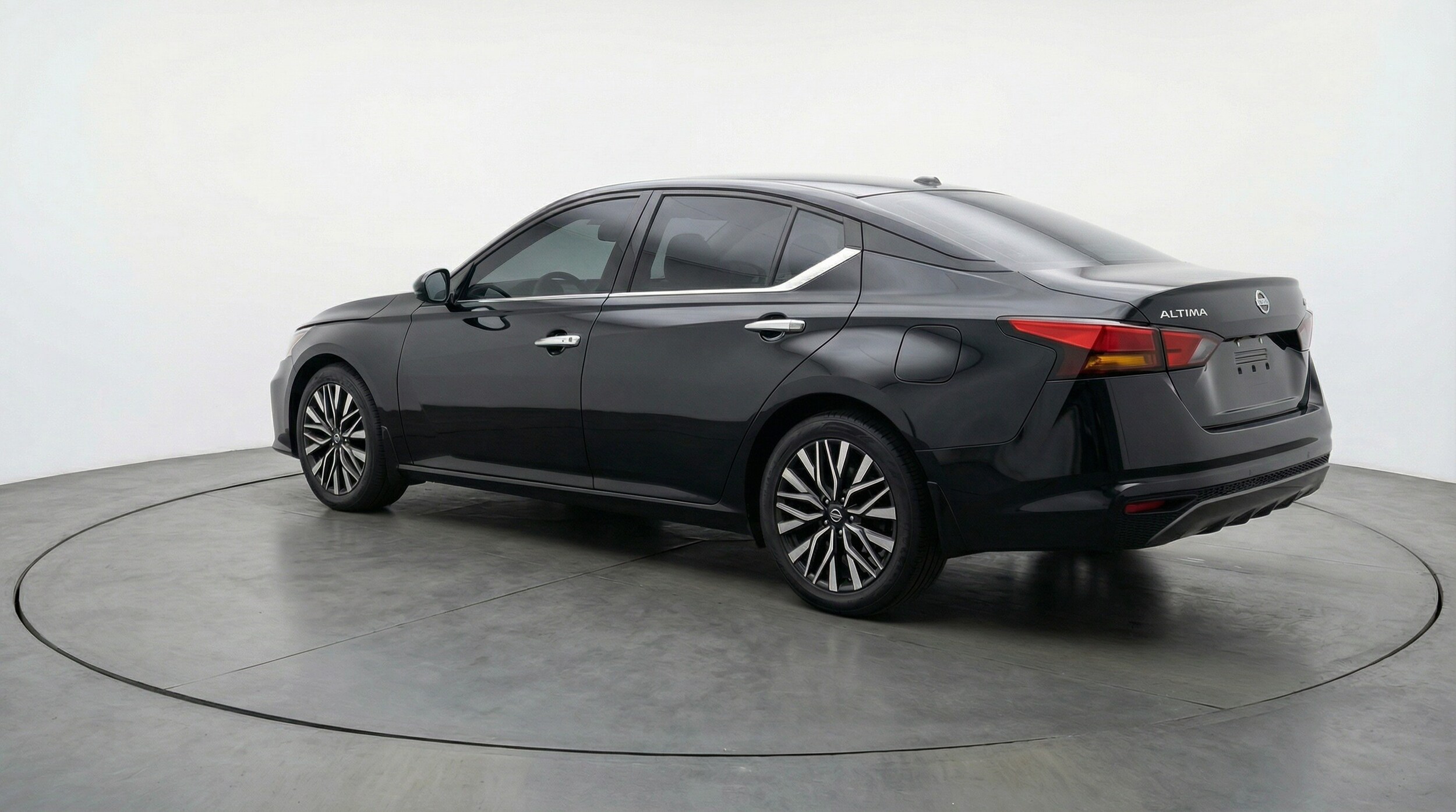 Thumbnail: 2025 Nissan Altima - 5