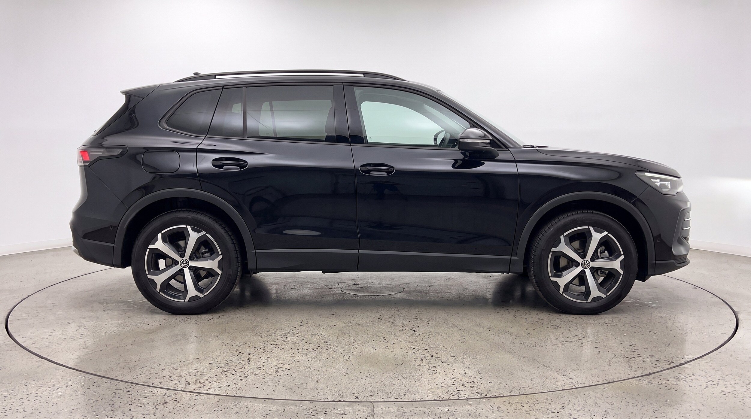 Thumbnail: 2026 Volkswagen Tiguan - 11