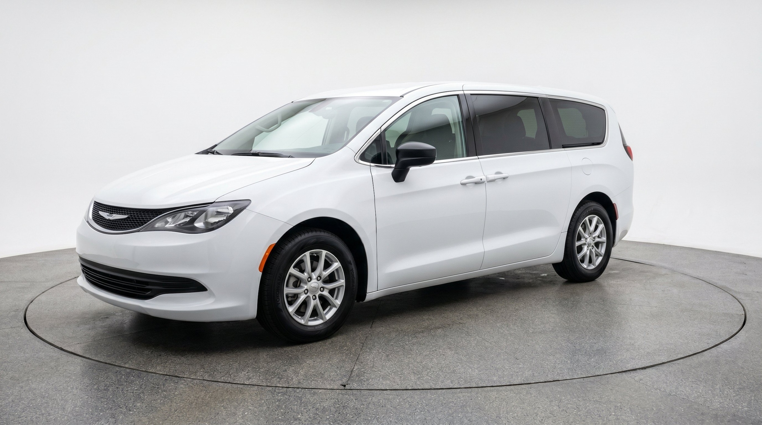 Thumbnail: 2024 Chrysler Voyager - 3