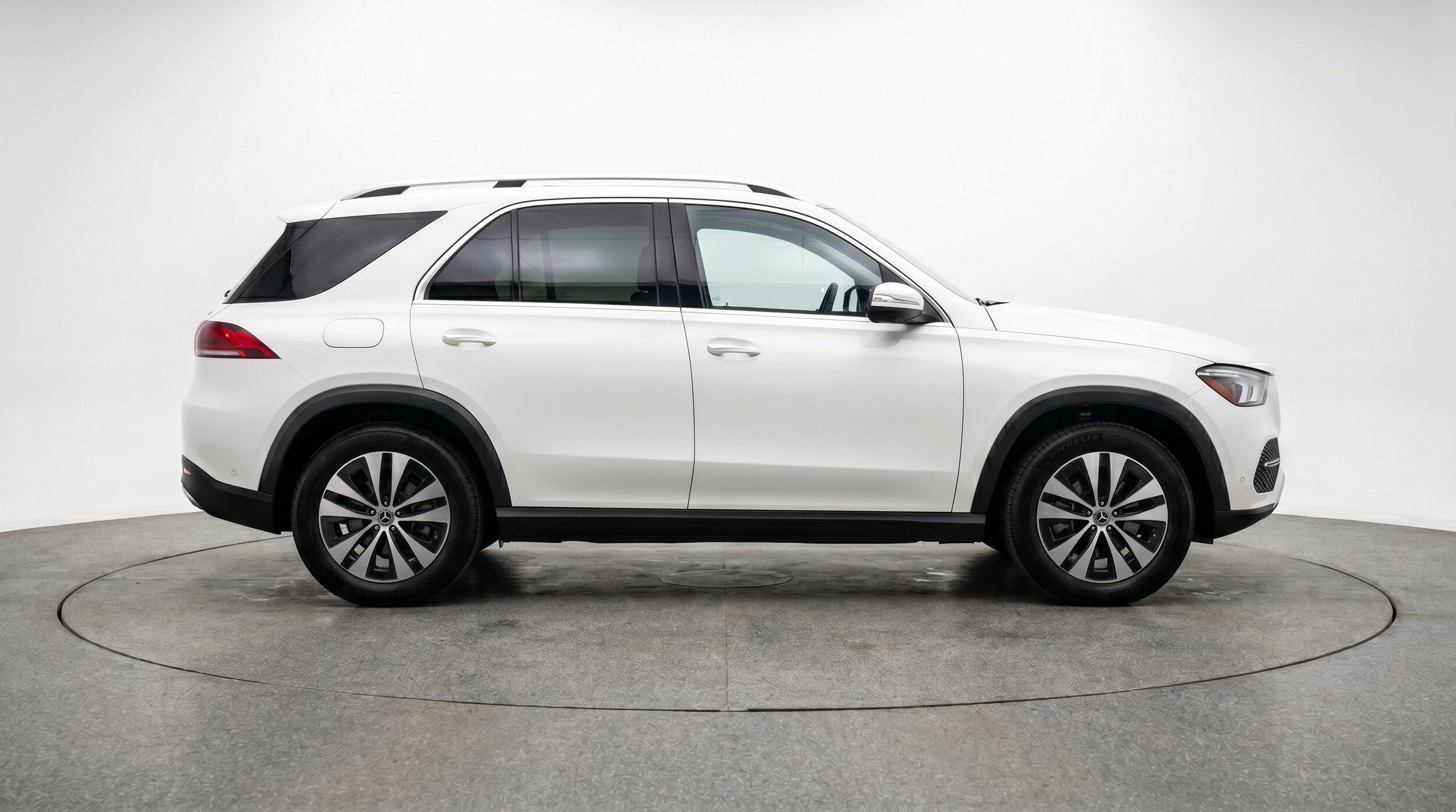 Thumbnail: 2026 Mercedes-Benz GLE - 10