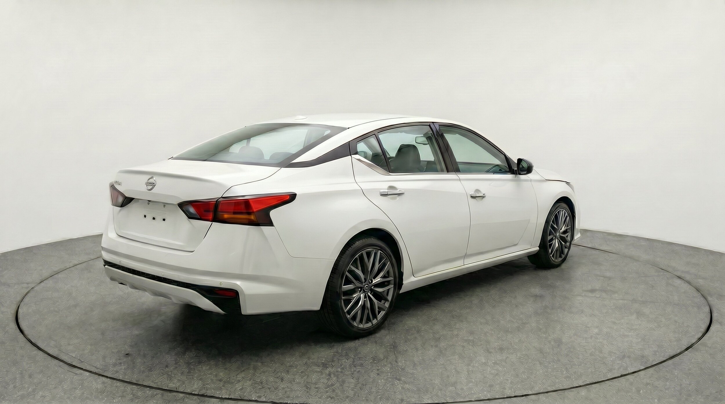 Thumbnail: 2025 Nissan Altima - 9