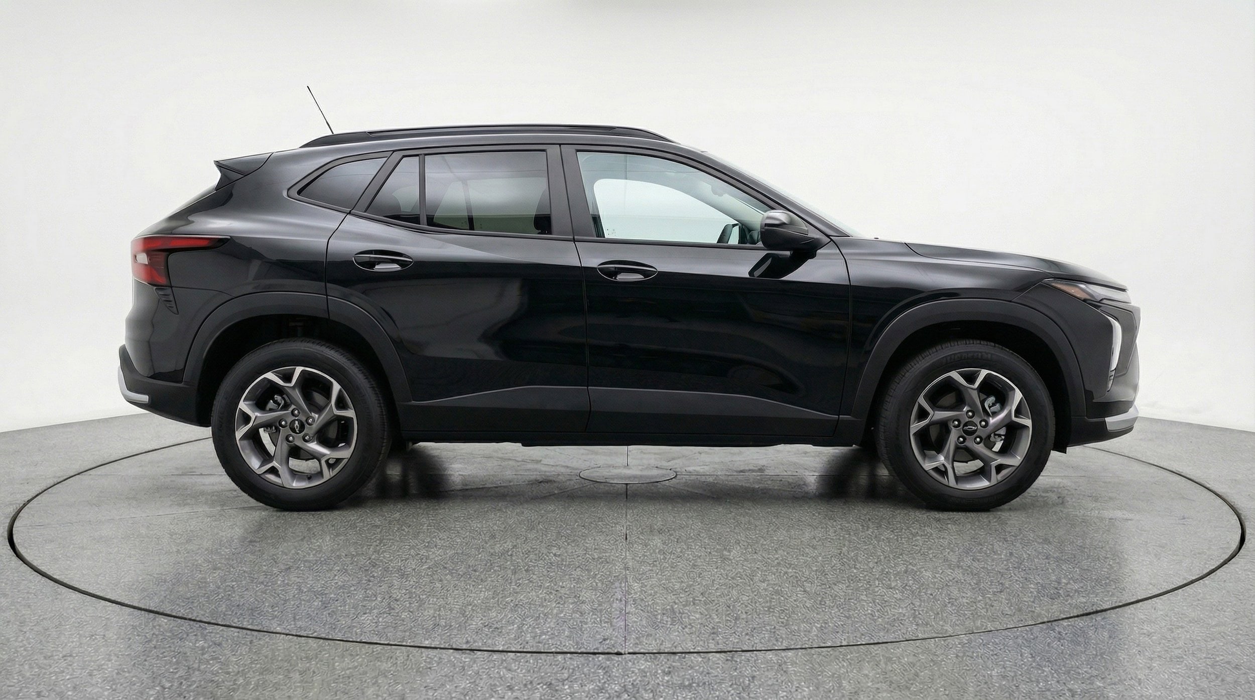 Thumbnail: 2025 Chevrolet Trax - 8