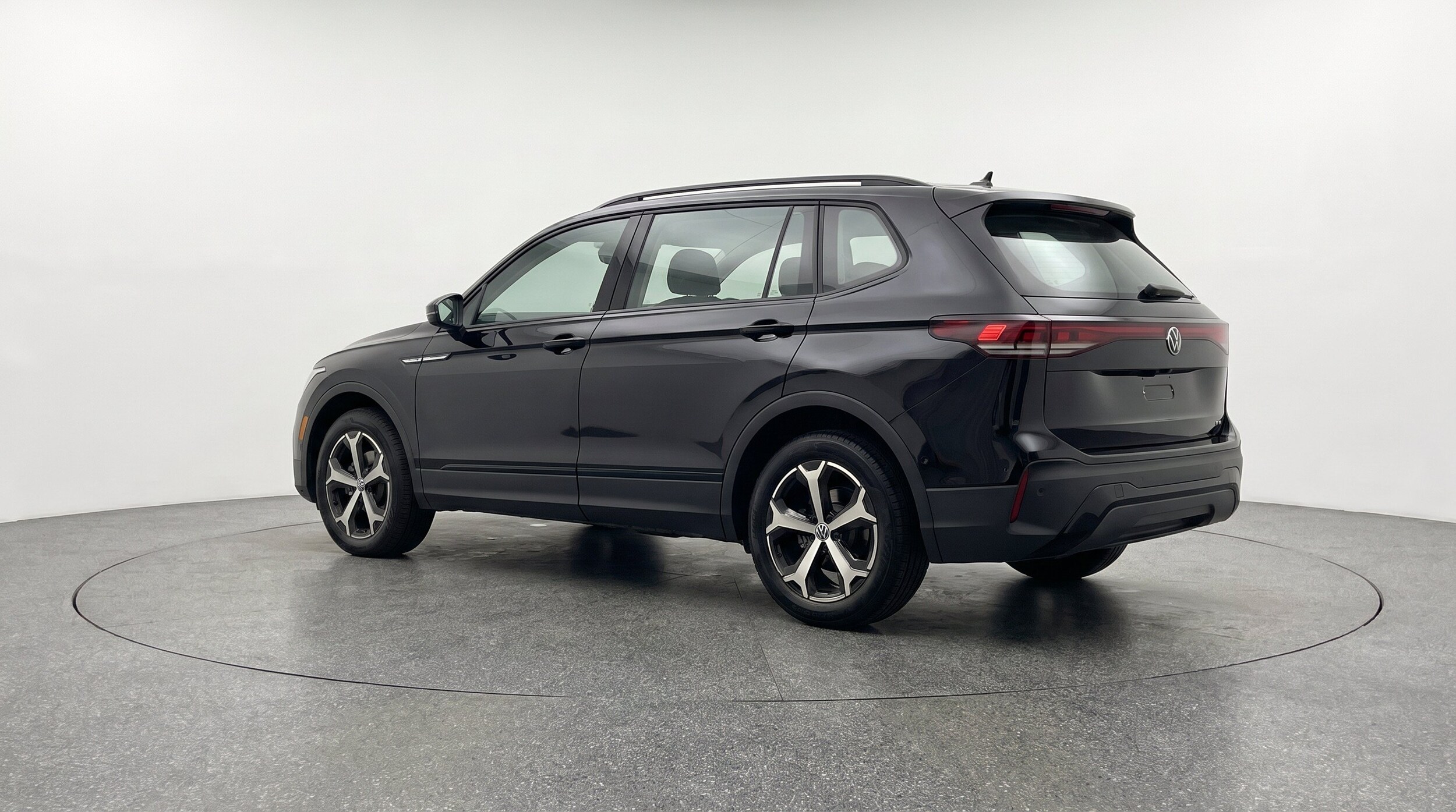 Thumbnail: 2026 Volkswagen Tiguan - 6