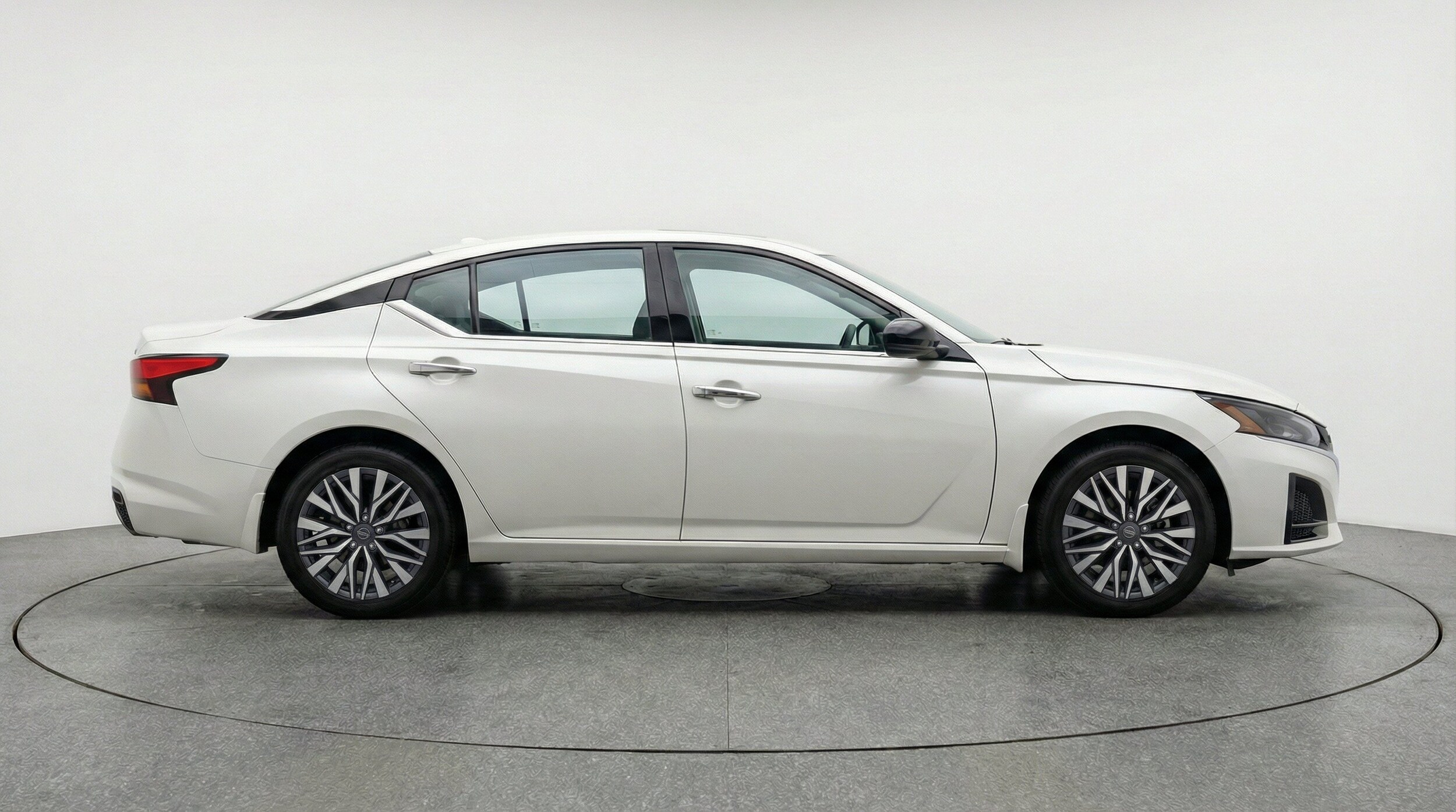 Thumbnail: 2025 Nissan Altima - 11
