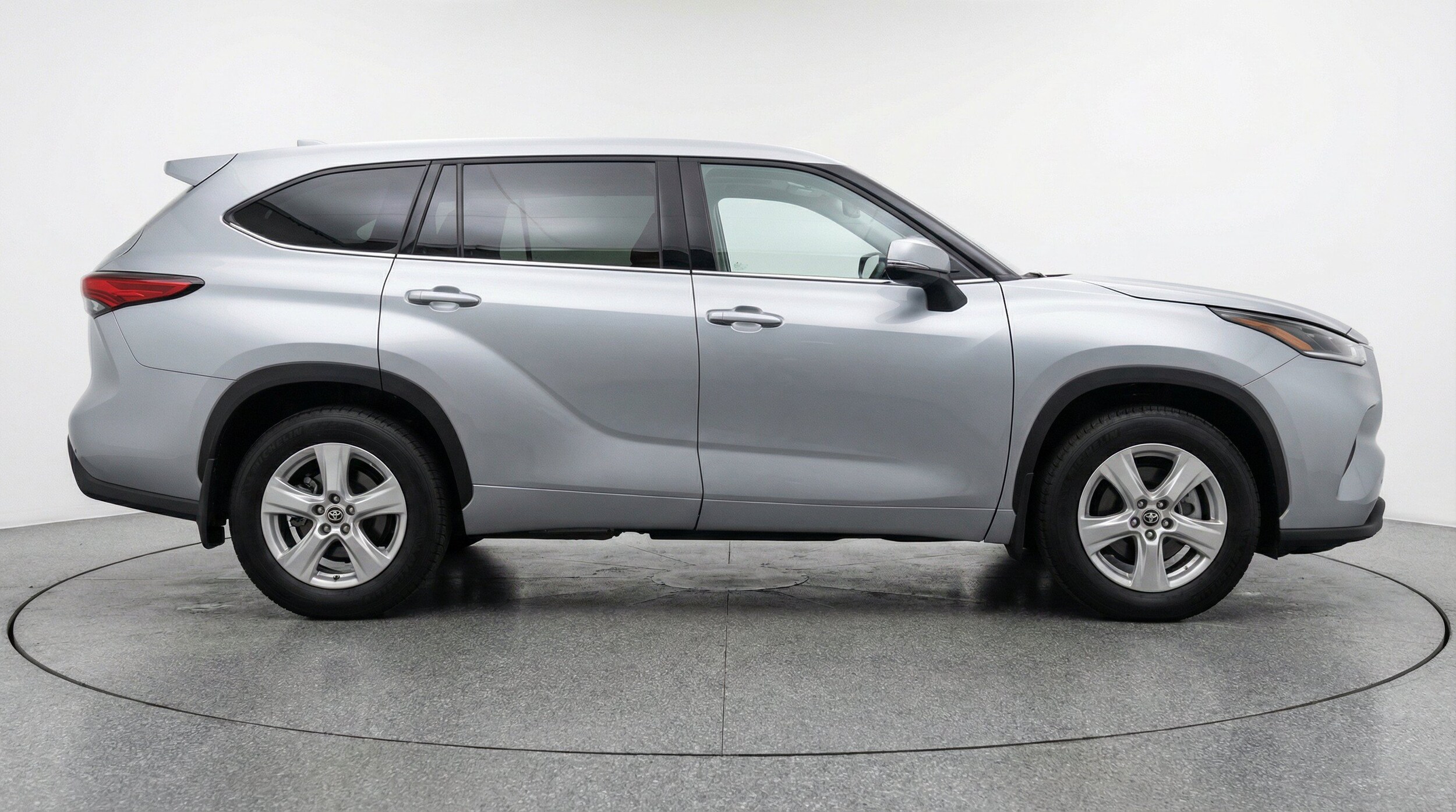 Thumbnail: 2025 Toyota Highlander - 11