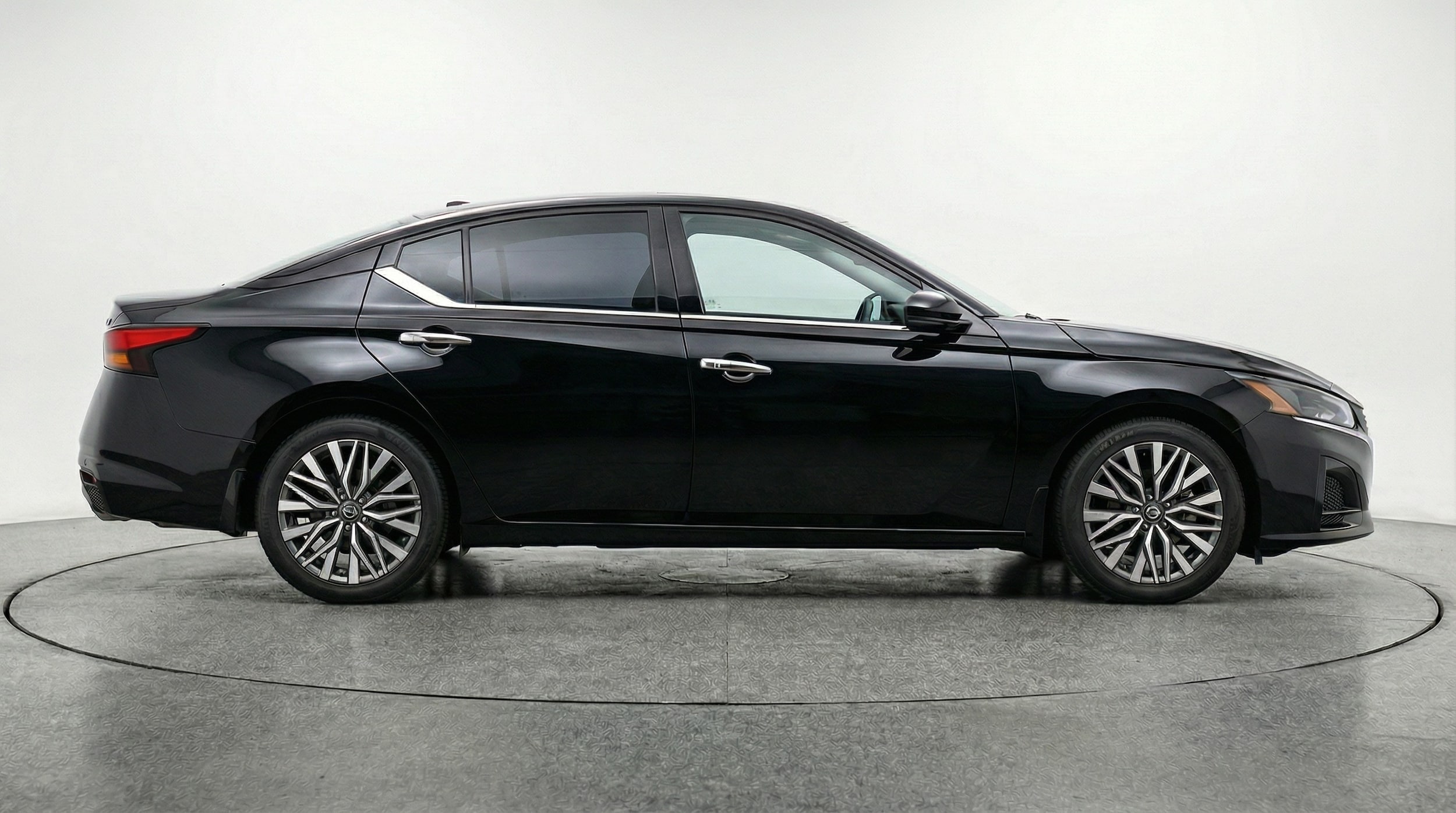 Thumbnail: 2025 Nissan Altima - 8