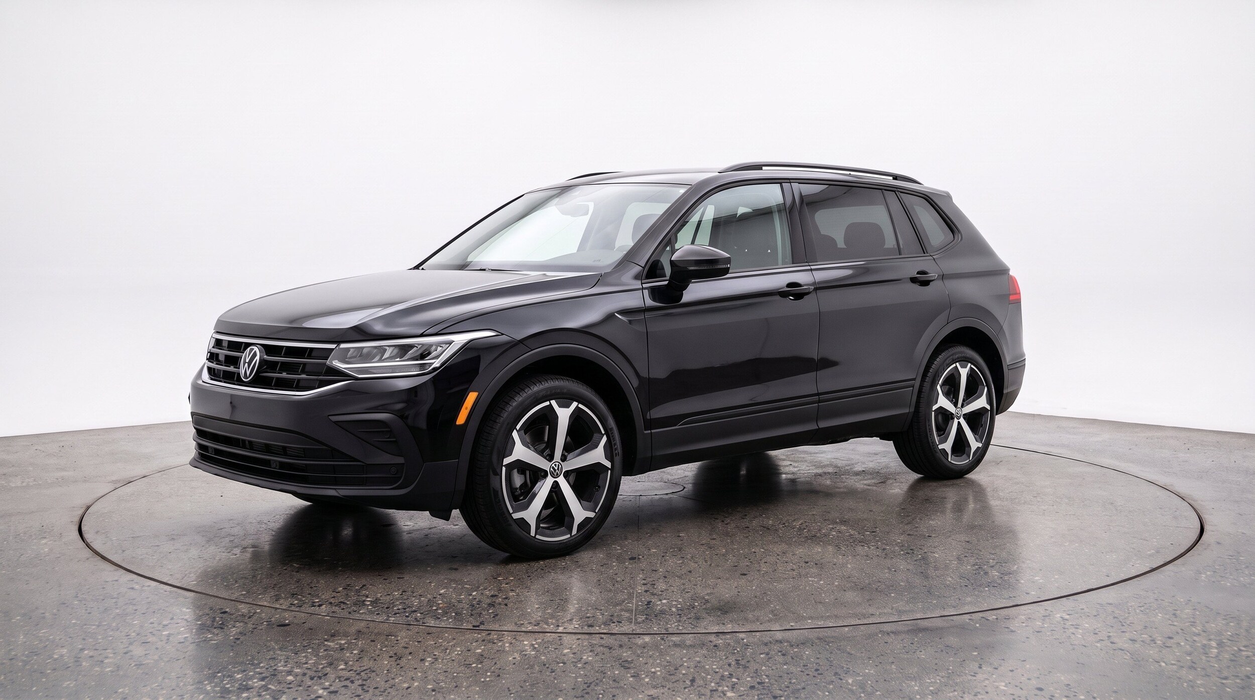 Thumbnail: 2026 Volkswagen Tiguan - 3