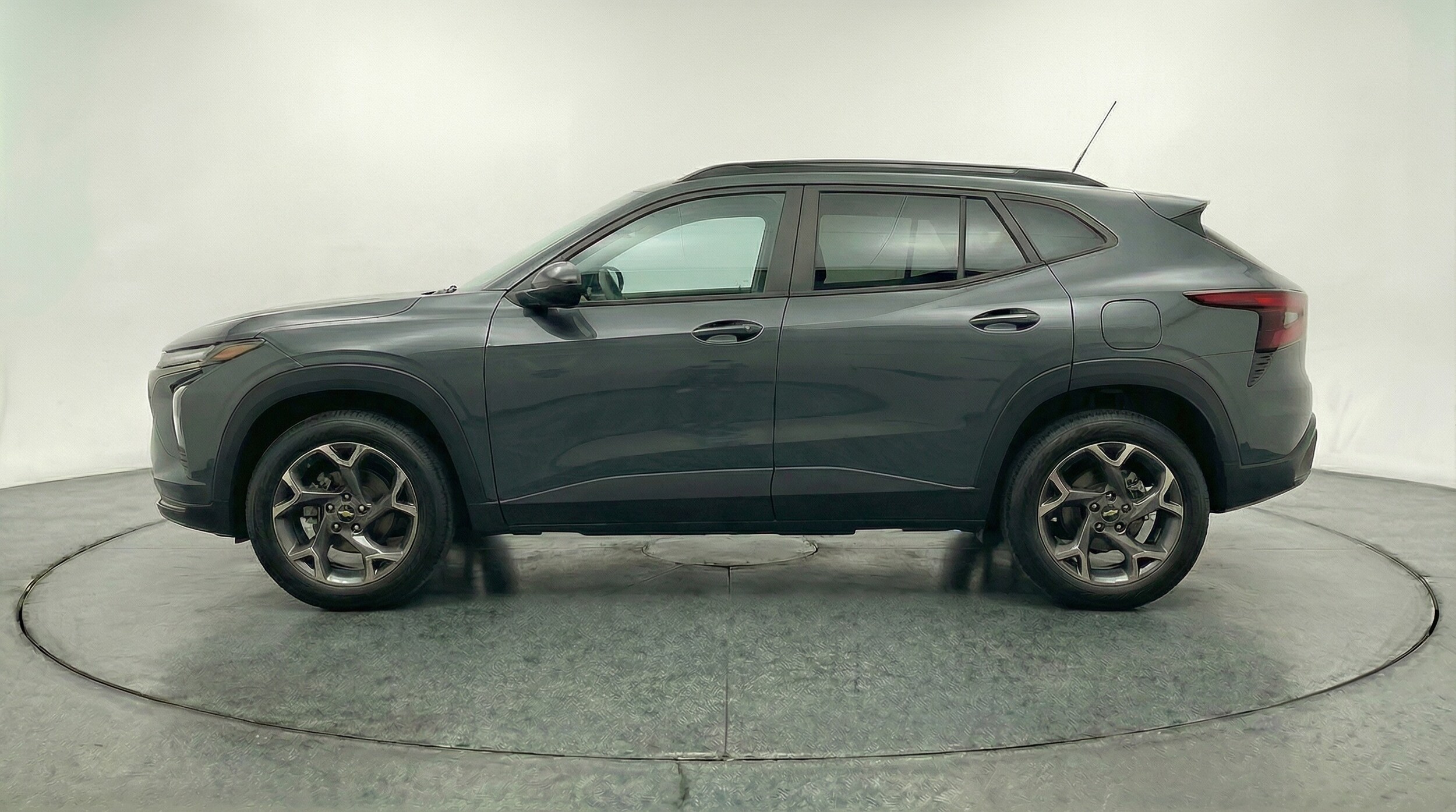 Thumbnail: 2025 Chevrolet Trax - 4