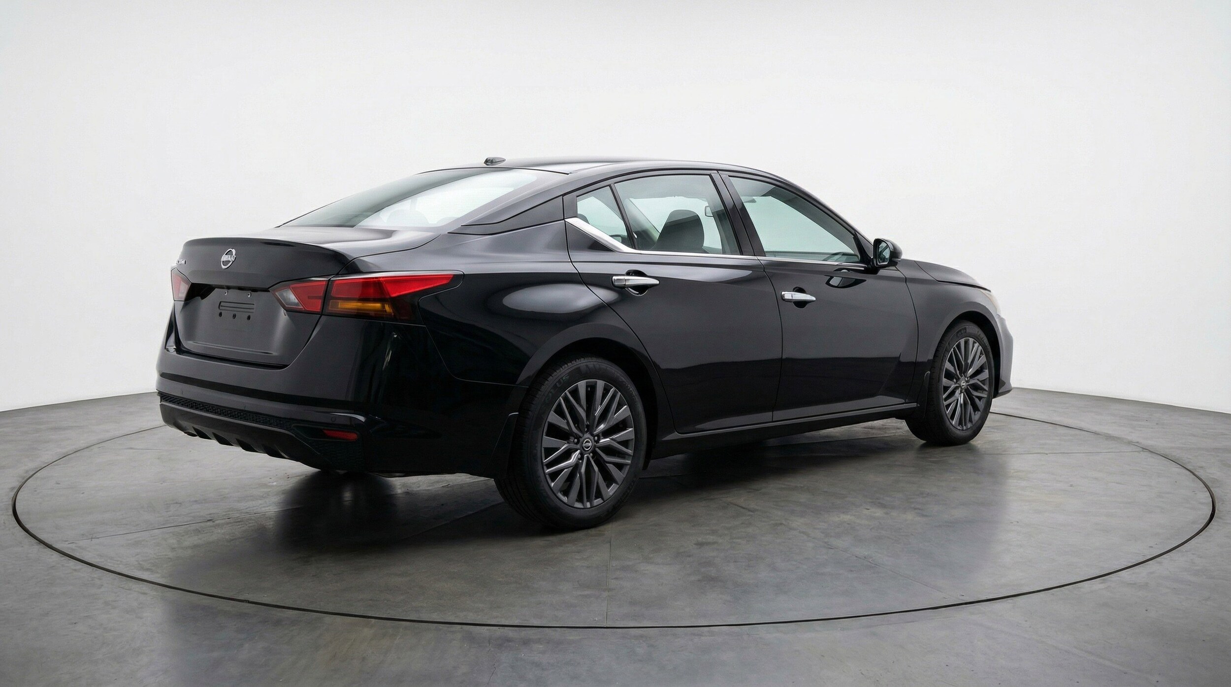 Thumbnail: 2025 Nissan Altima - 9