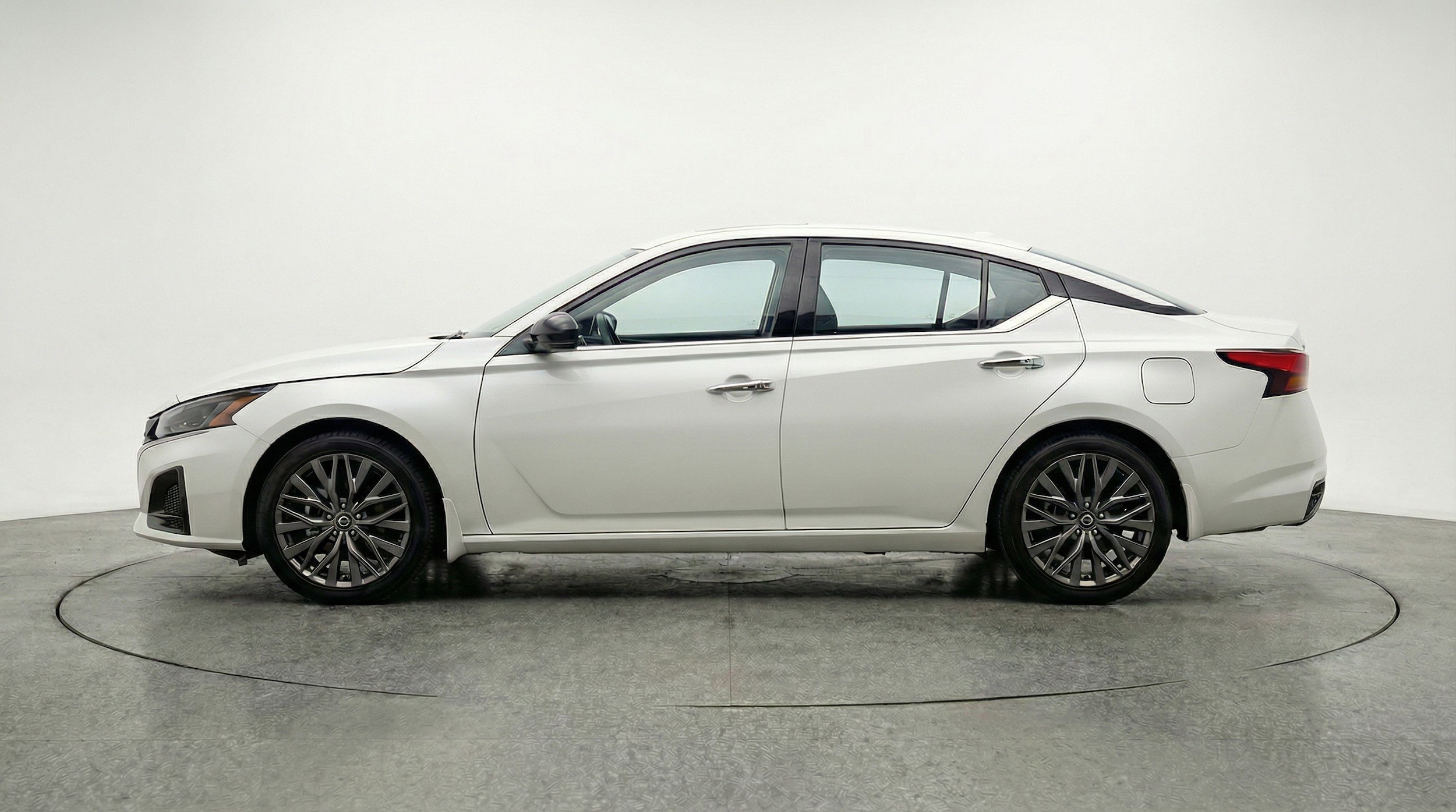 Thumbnail: 2025 Nissan Altima - 5