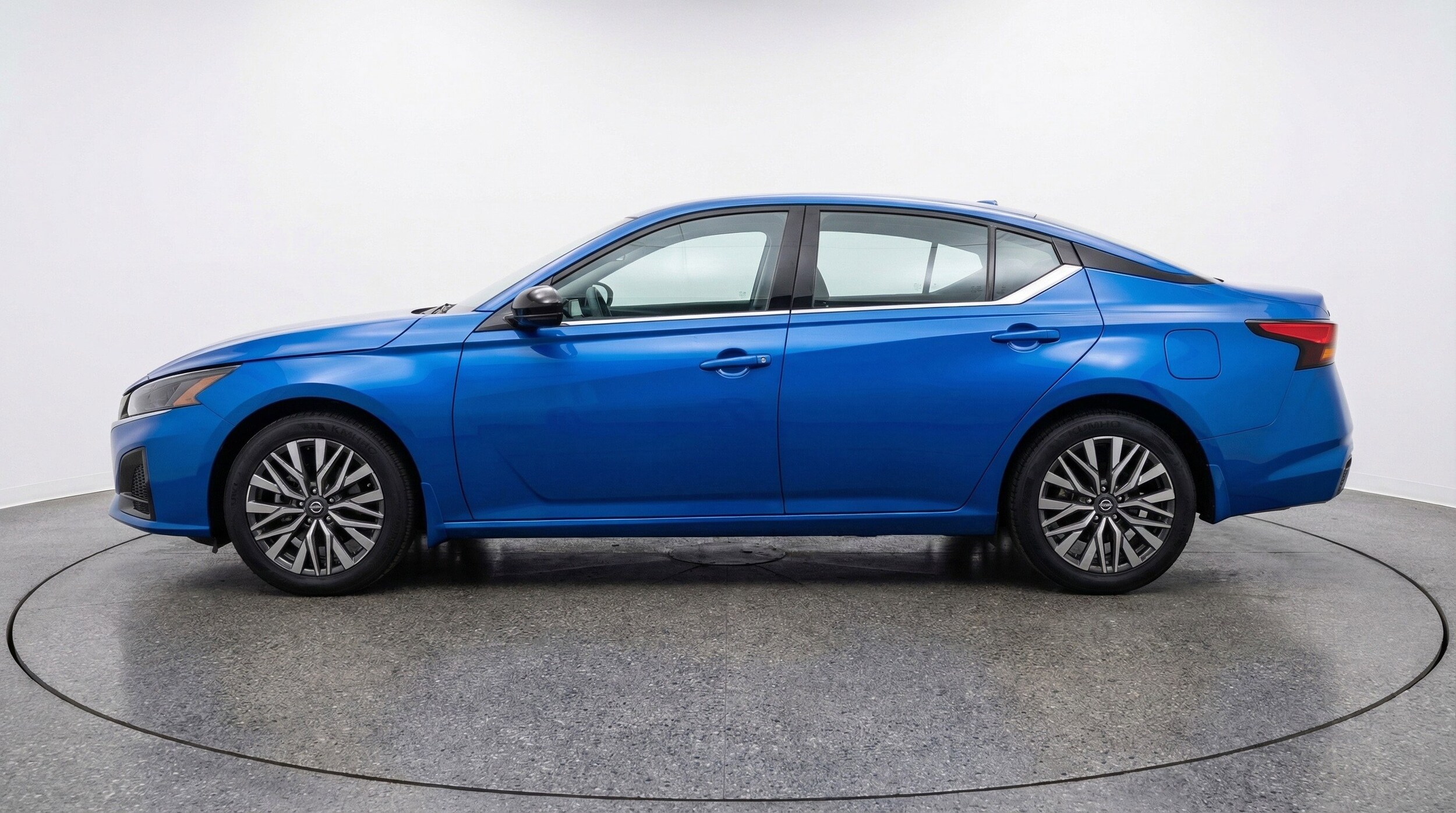 Thumbnail: 2025 Nissan Altima - 5