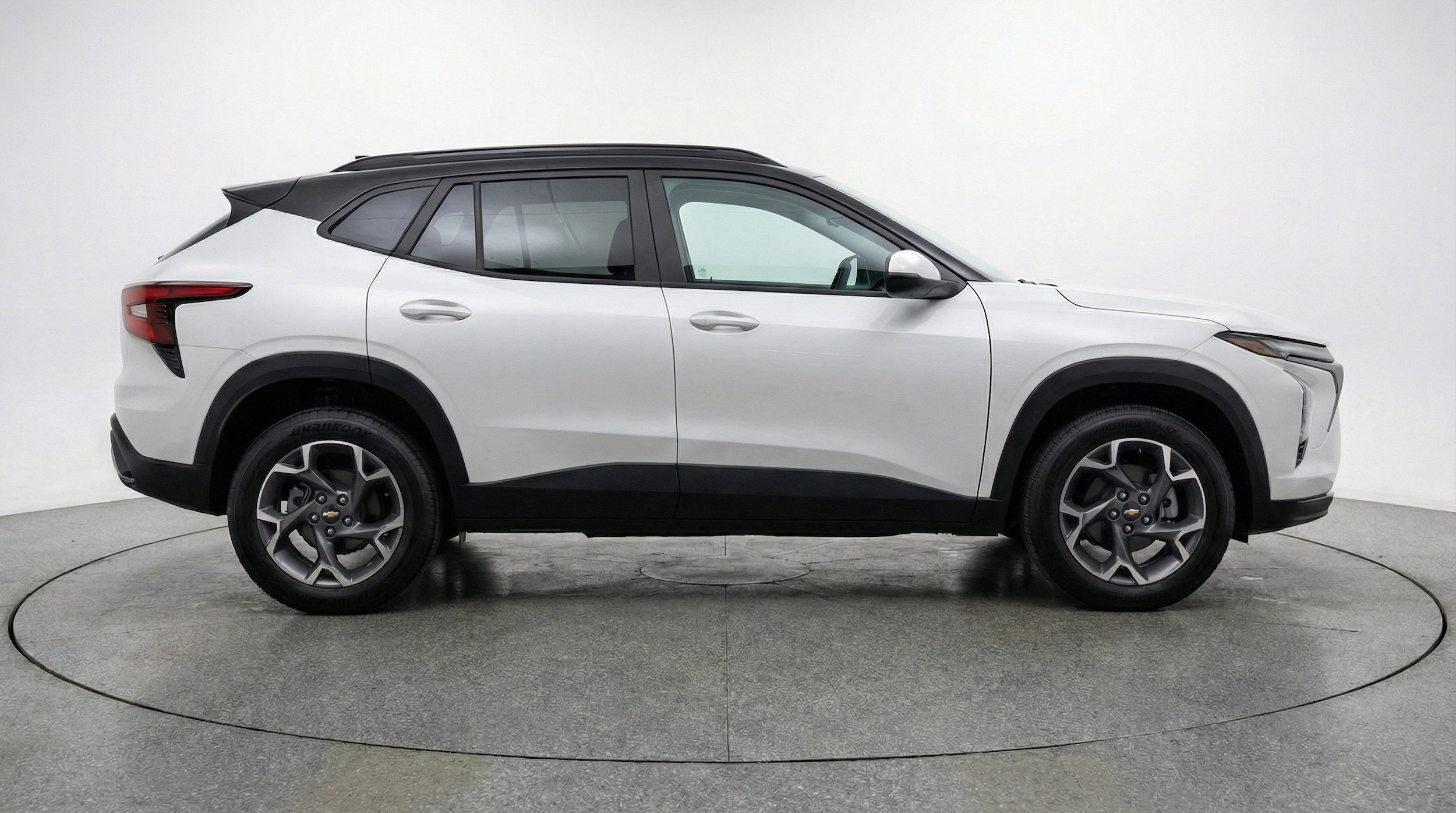 Thumbnail: 2025 Chevrolet Trax - 8
