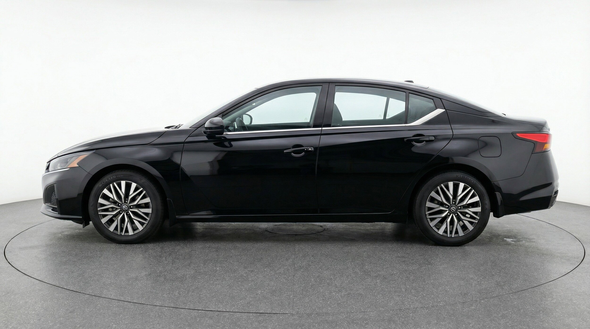 Thumbnail: 2025 Nissan Altima - 5