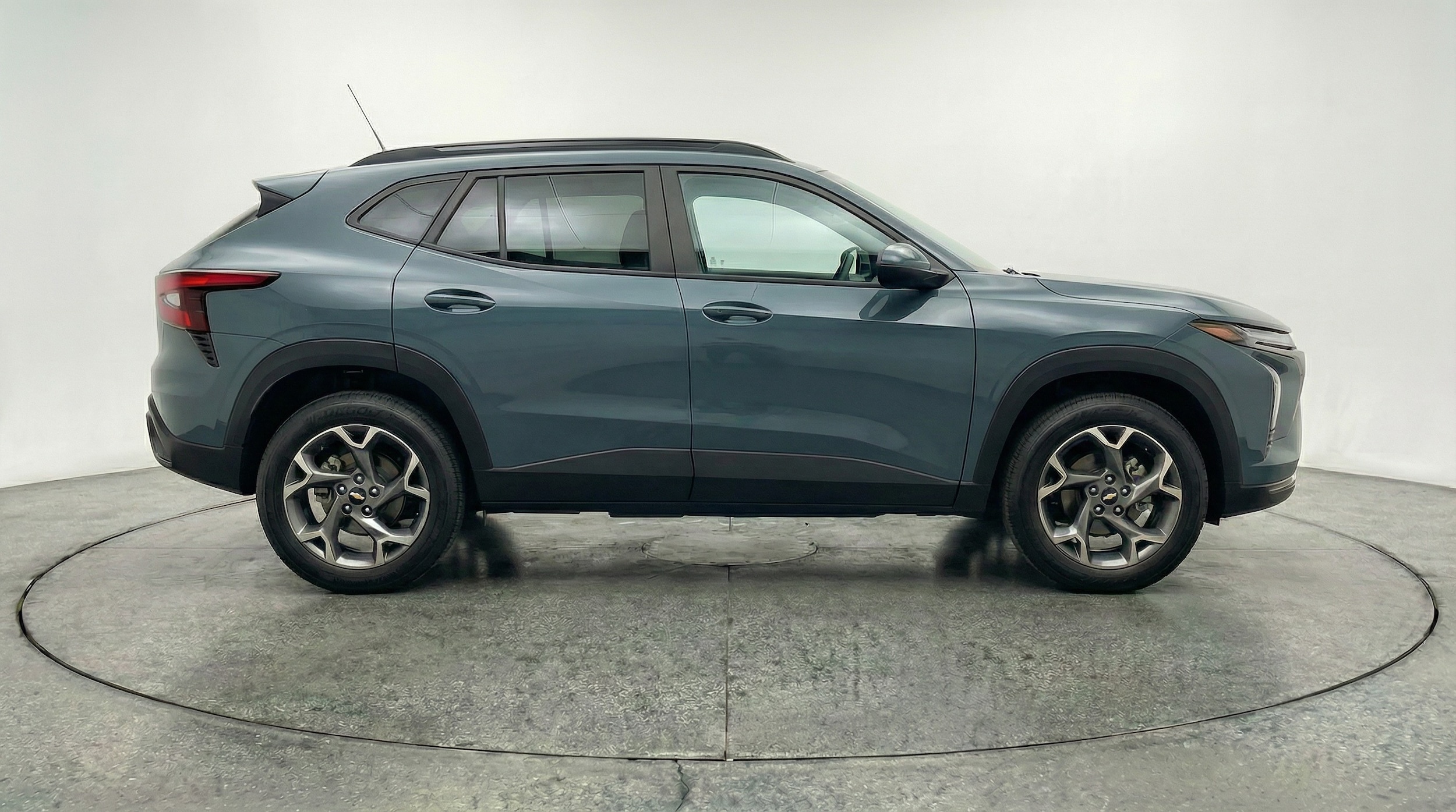 Thumbnail: 2025 Chevrolet Trax - 8