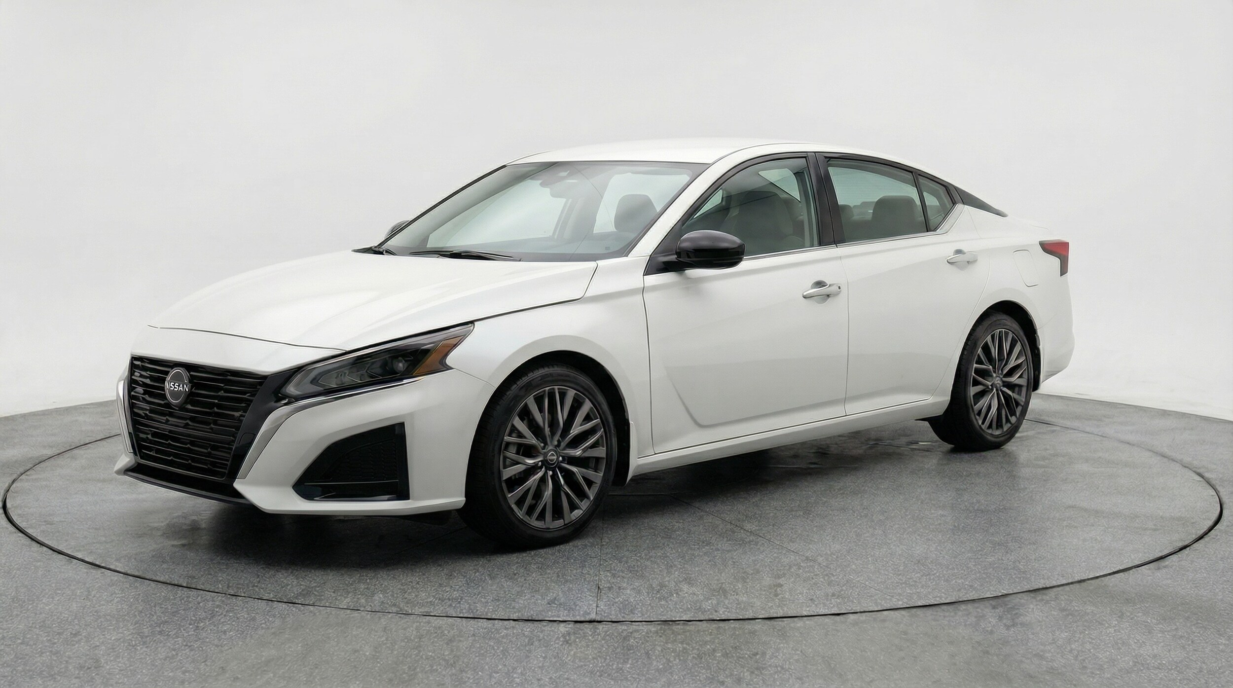 Thumbnail: 2025 Nissan Altima - 3