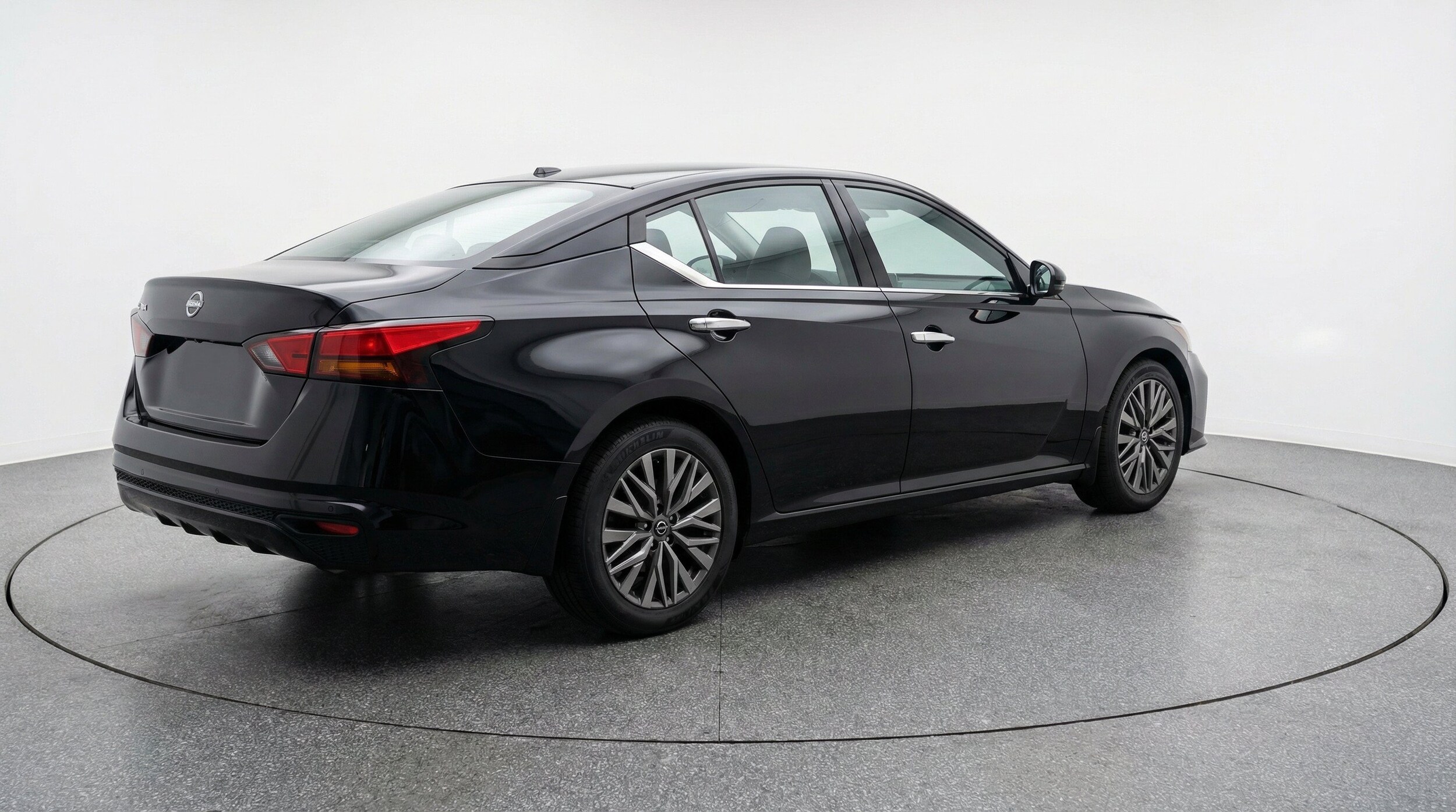 Thumbnail: 2025 Nissan Altima - 9