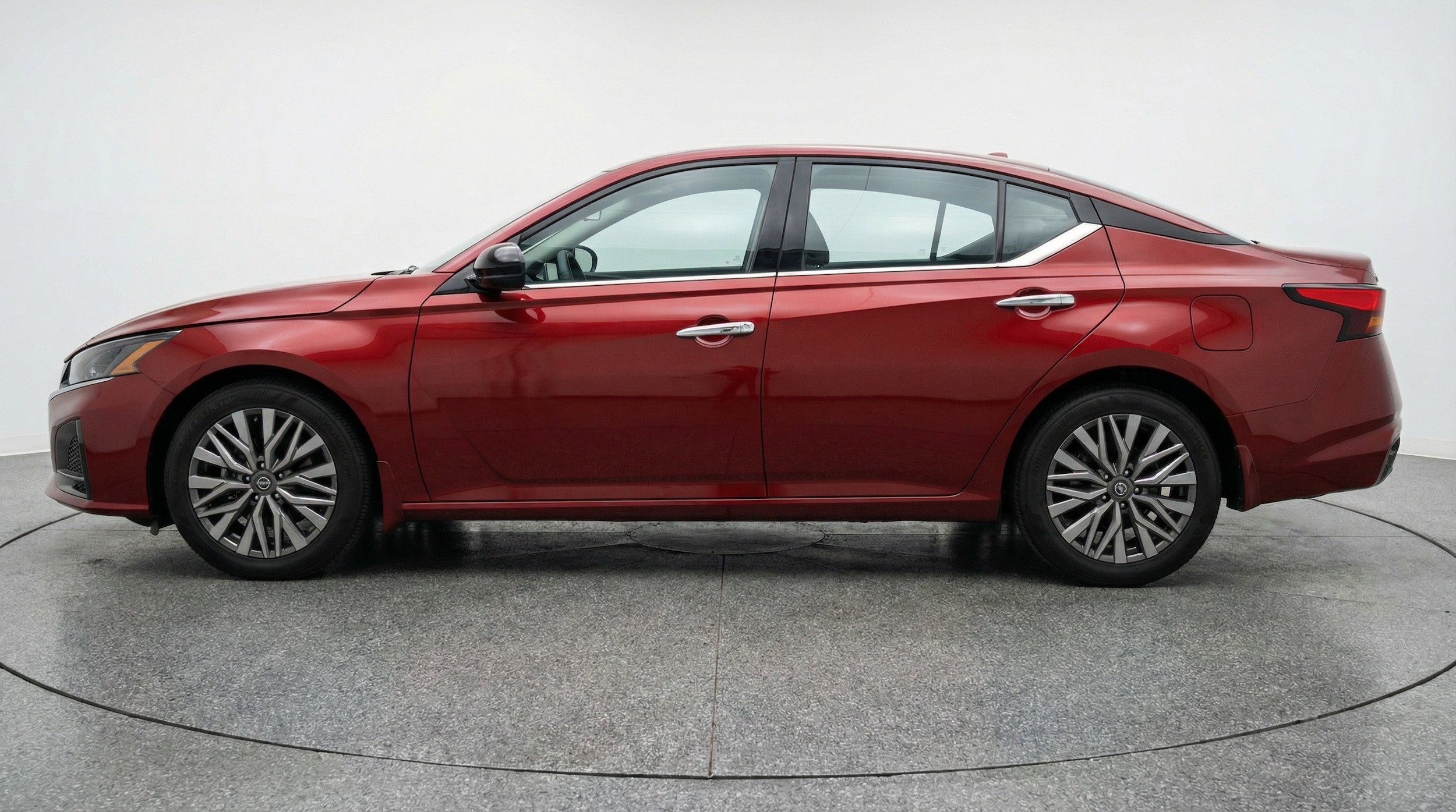 Thumbnail: 2025 Nissan Altima - 5