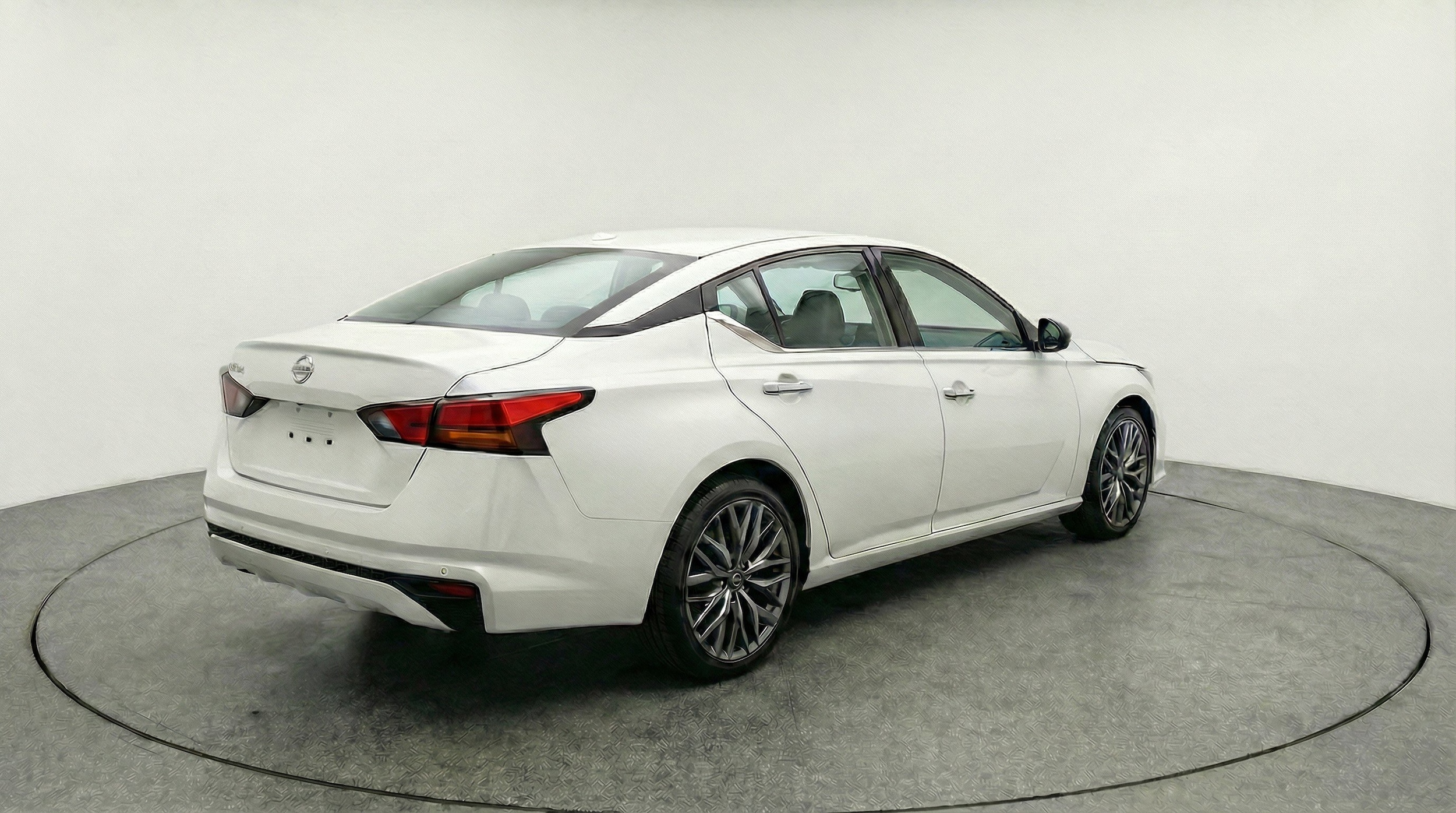 Thumbnail: 2025 Nissan Altima - 9