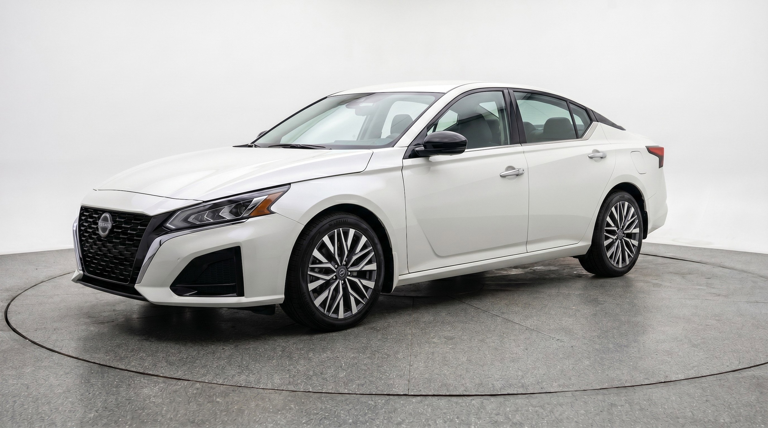 Thumbnail: 2025 Nissan Altima - 3