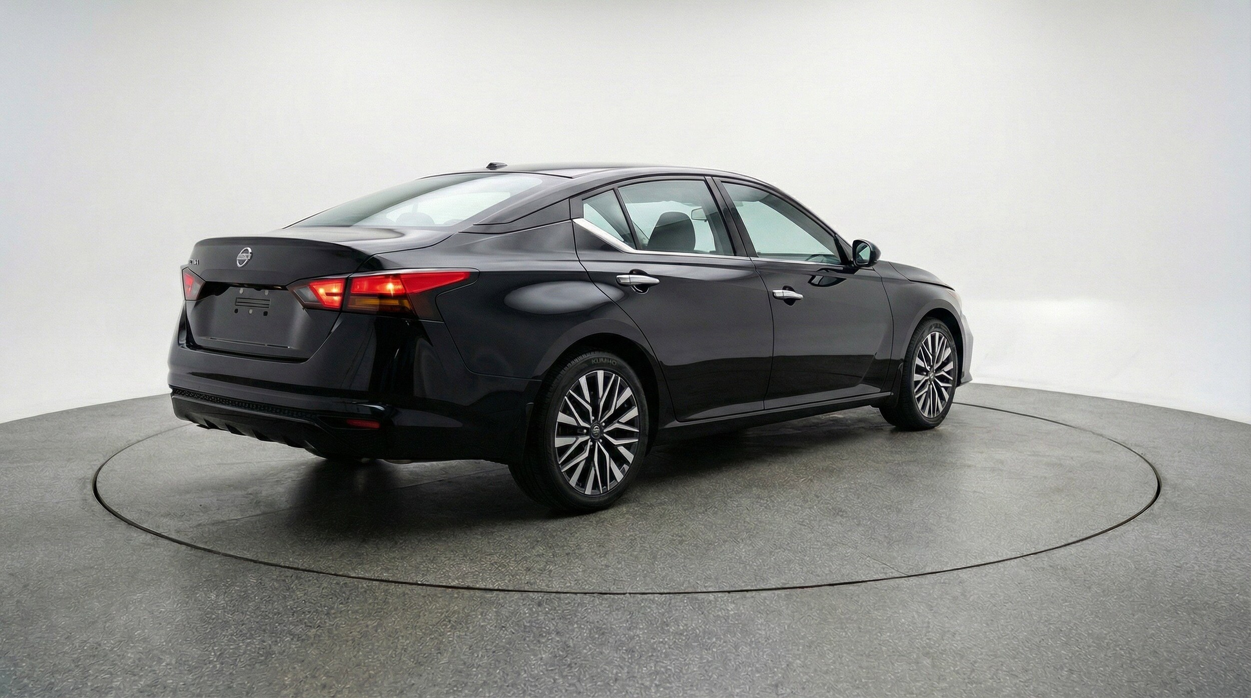 Thumbnail: 2025 Nissan Altima - 9