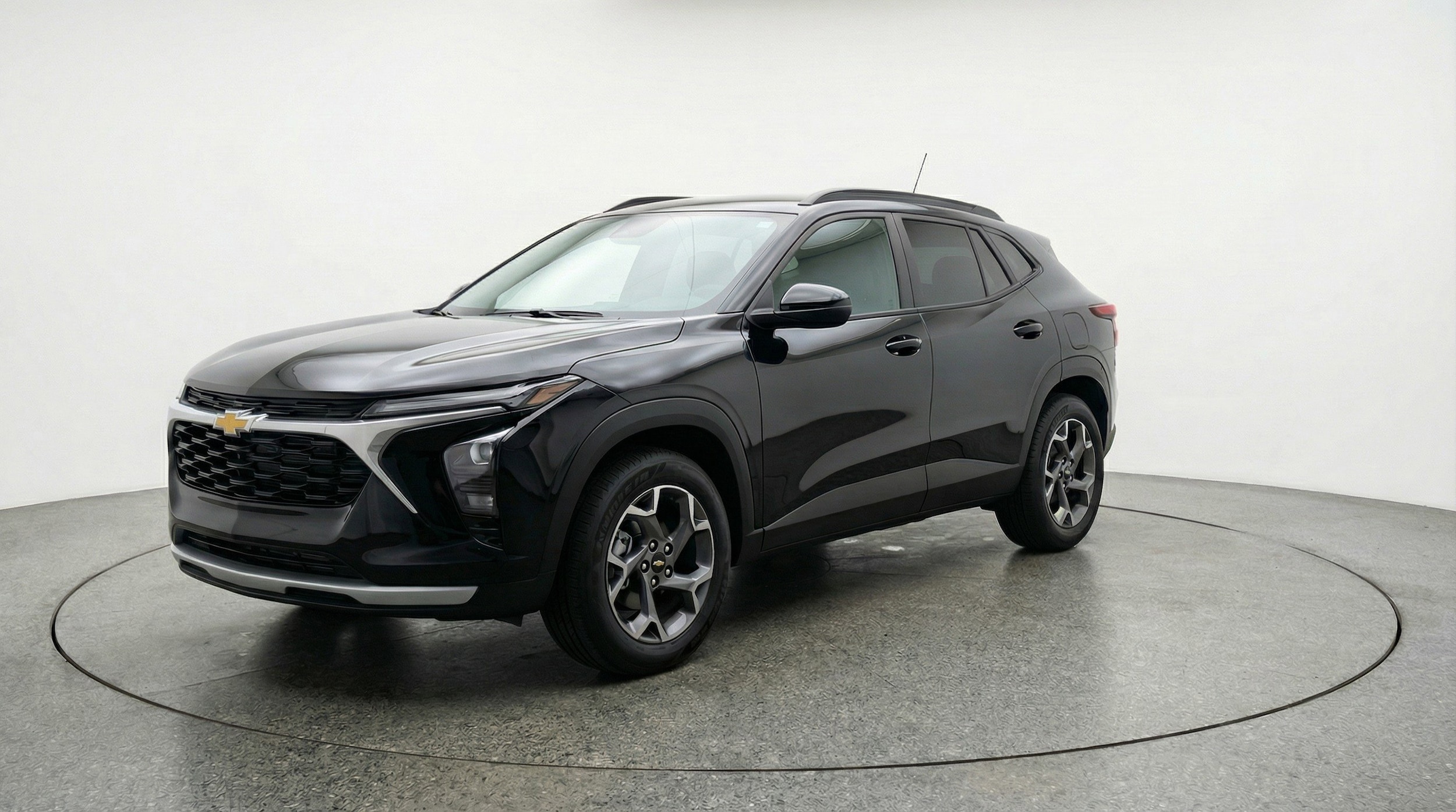 Thumbnail: 2025 Chevrolet Trax - 3